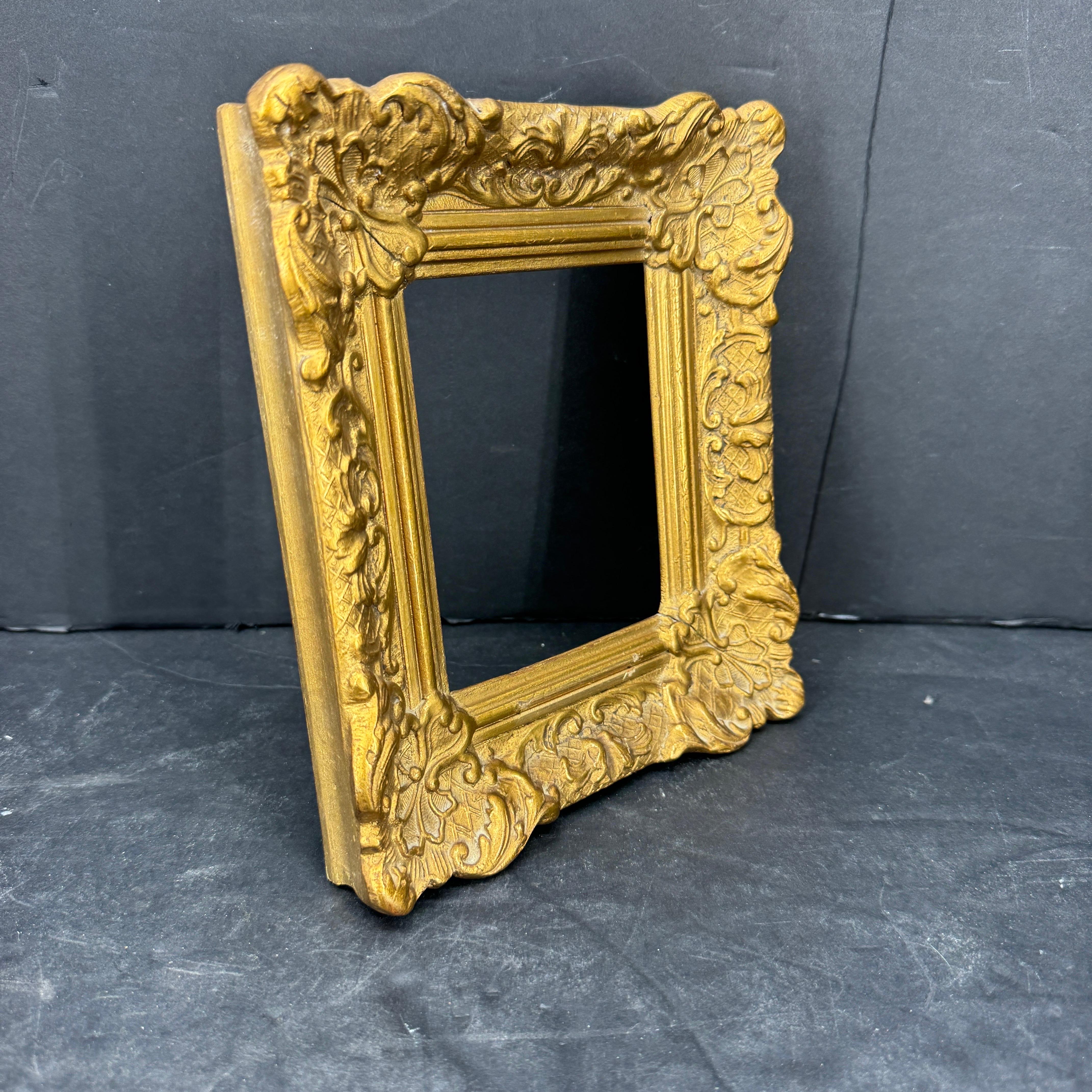 Pequeño Marco de Arte Rectangular Francés Antiguo Dorado en Oro Rococó