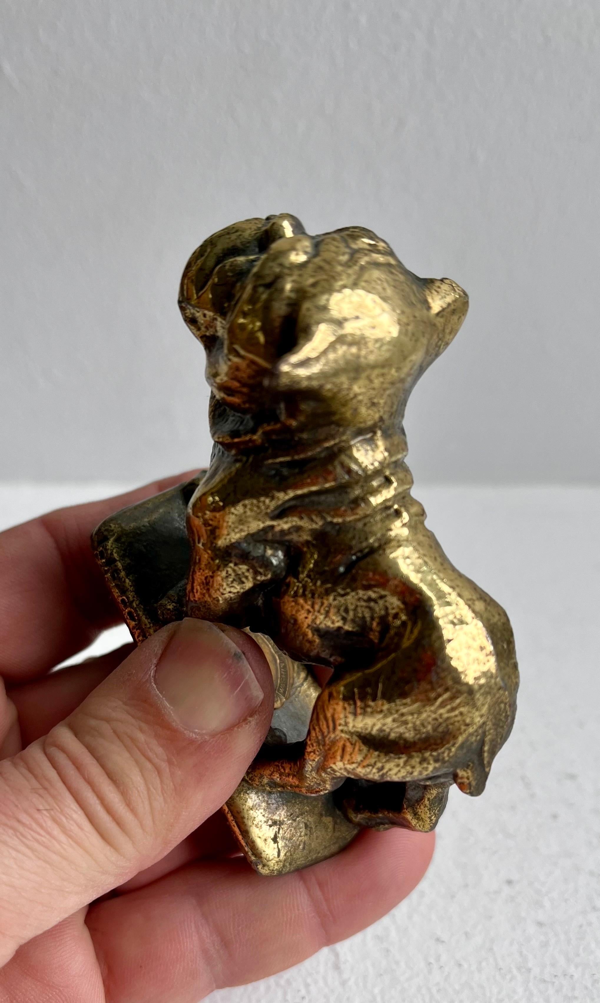 Statua o fermacarte di bulldog 