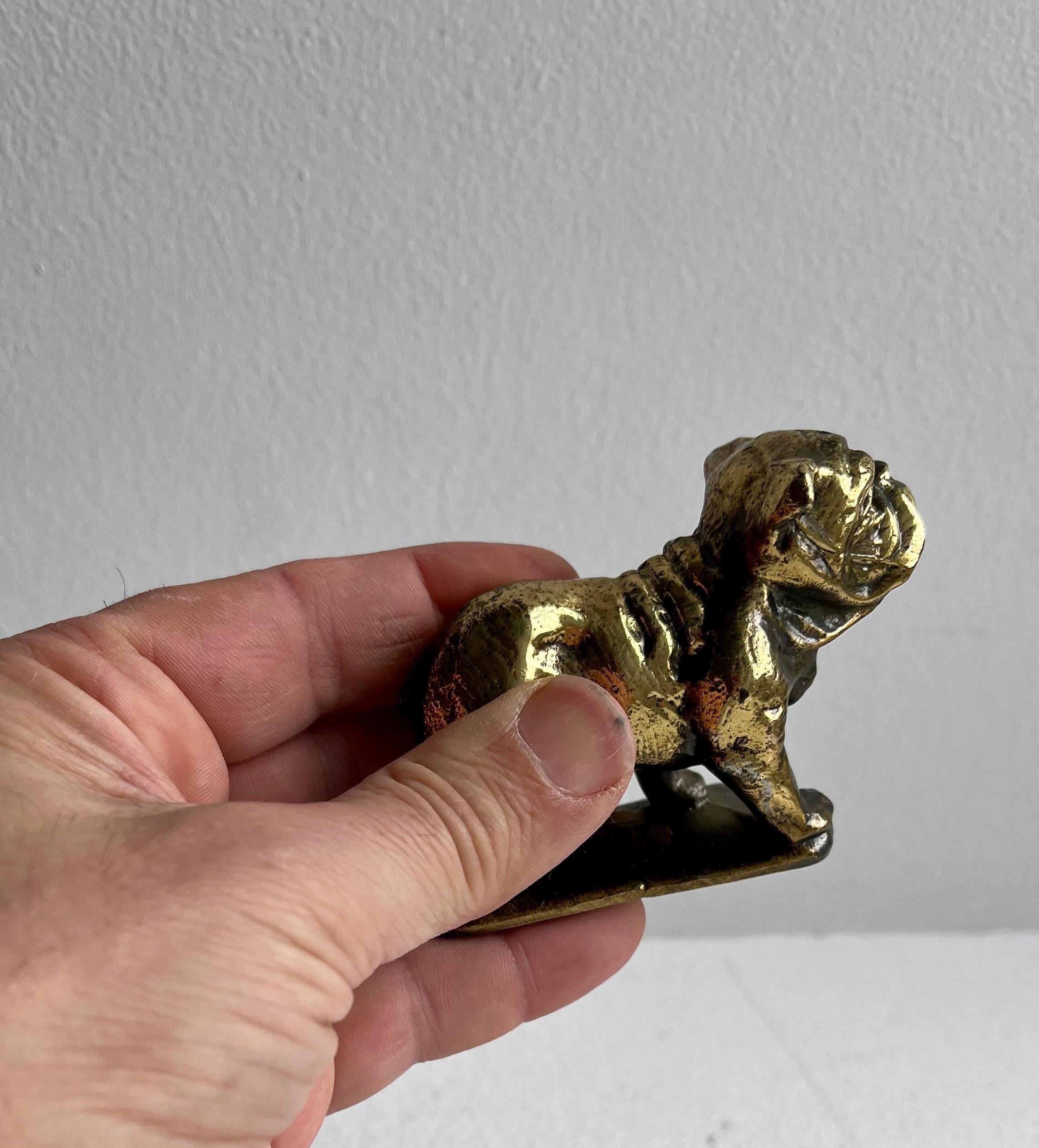 Statua o fermacarte di bulldog 
