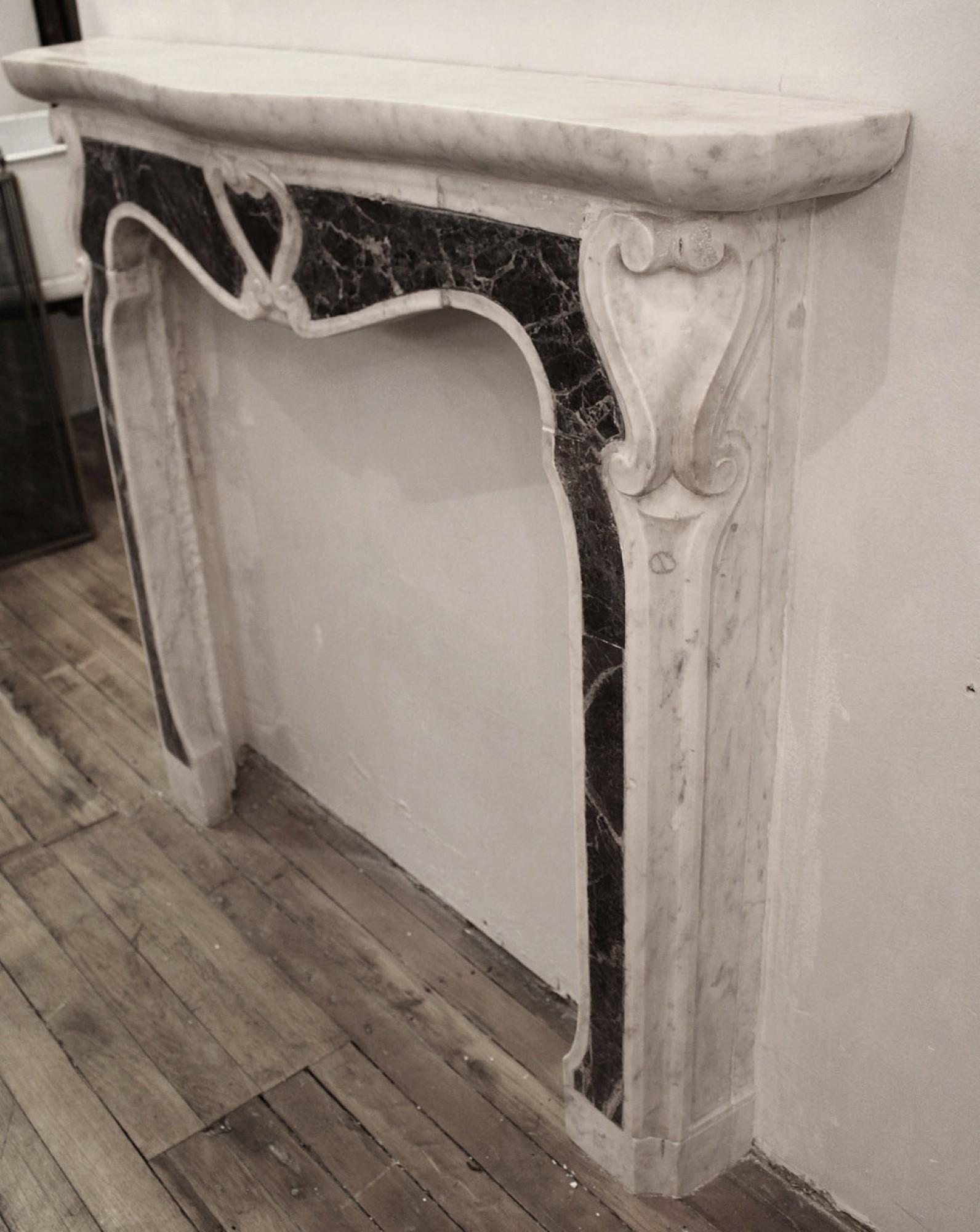 Small French Carved Marble Mantel Center & Side Scroll Motif For Sale 4