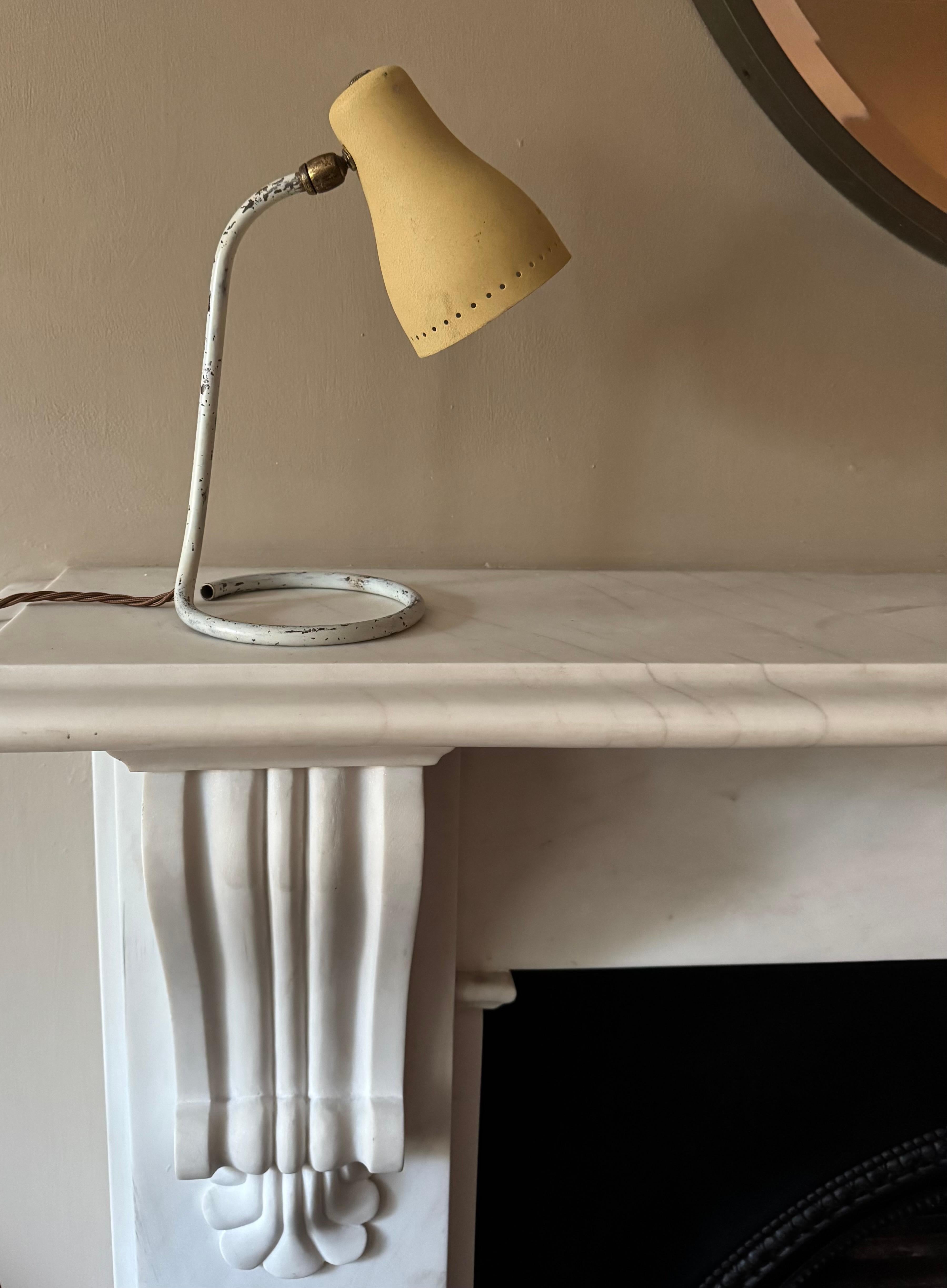 Small French cocotte desk lamp For Sale 3