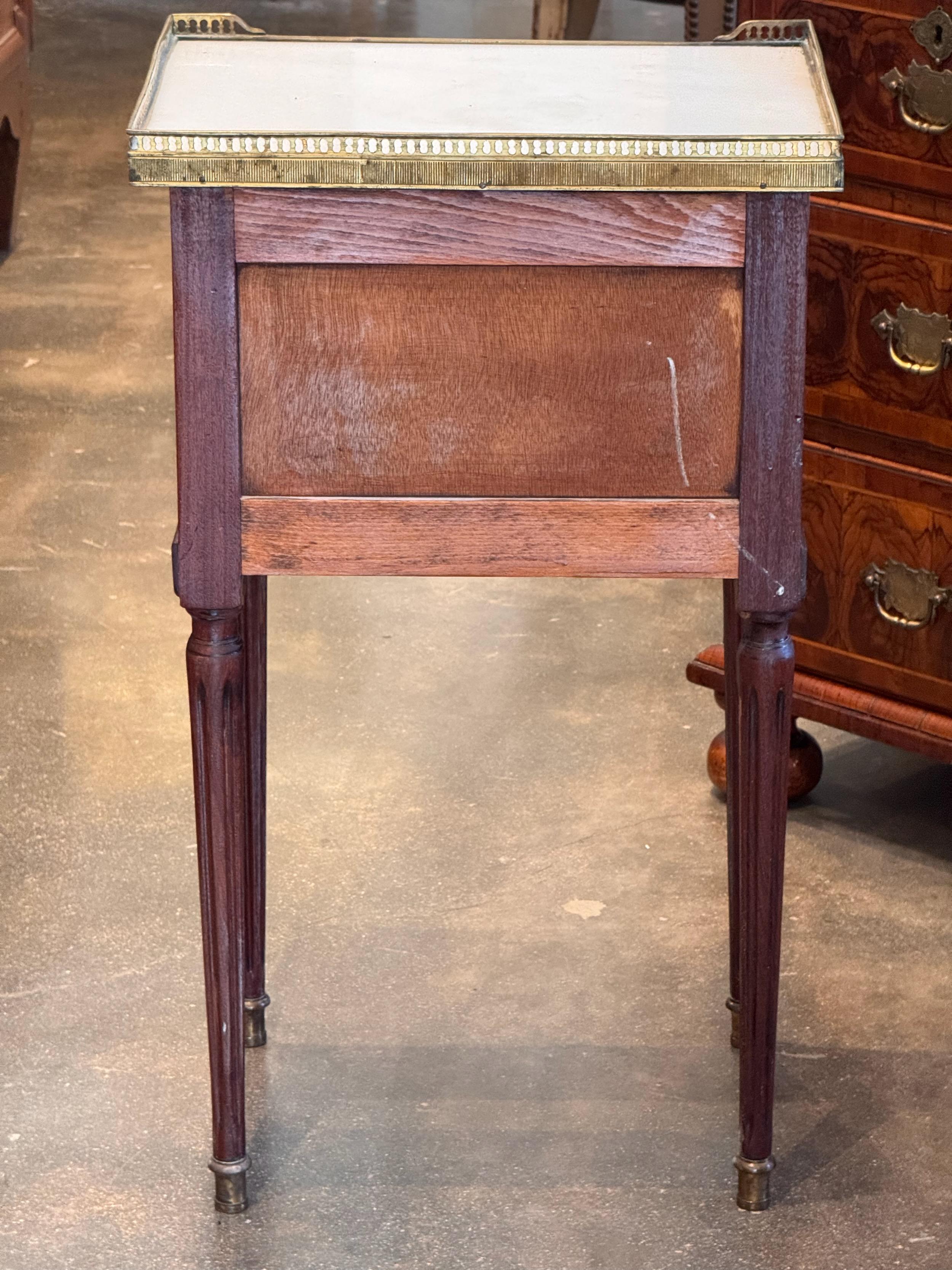 Piccola commode francese in vendita 2