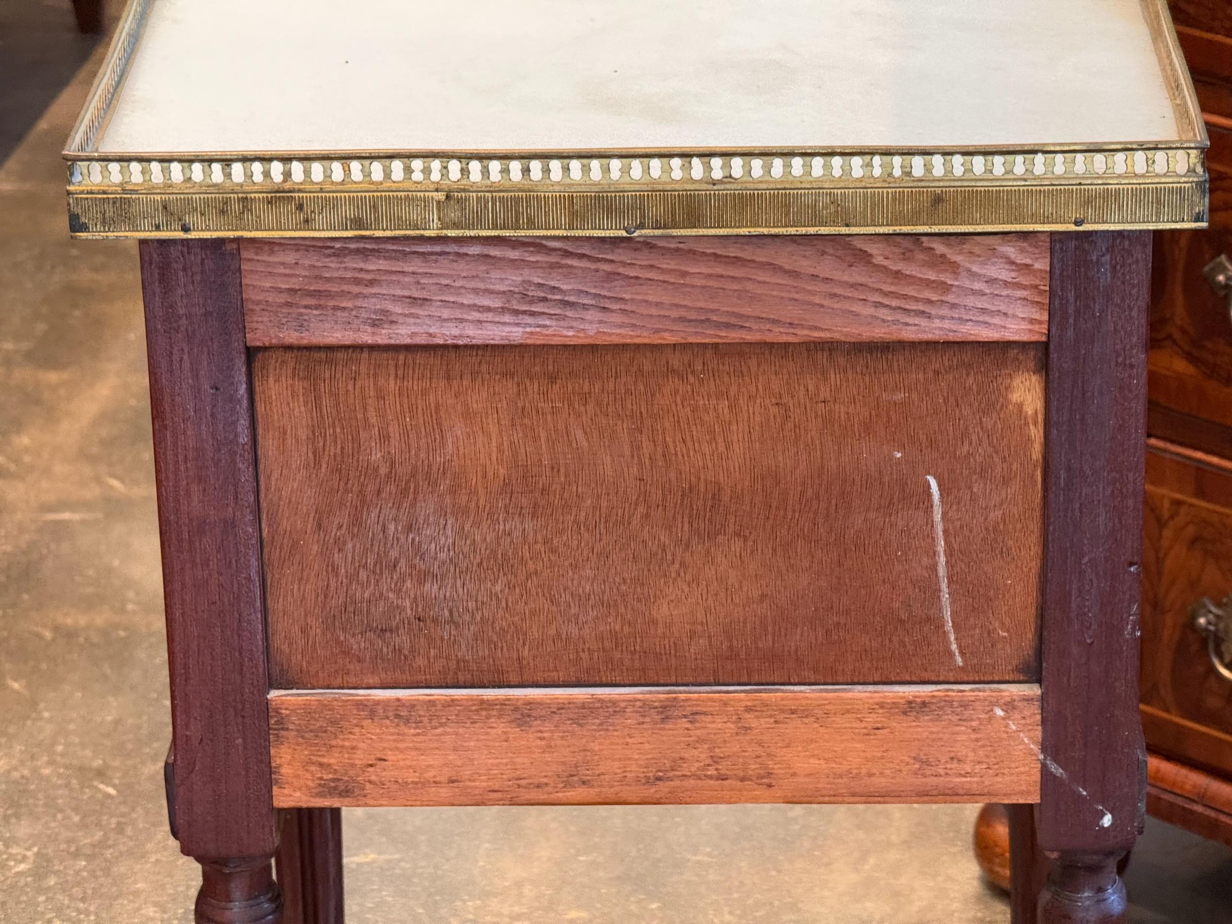 Piccola commode francese in vendita 3
