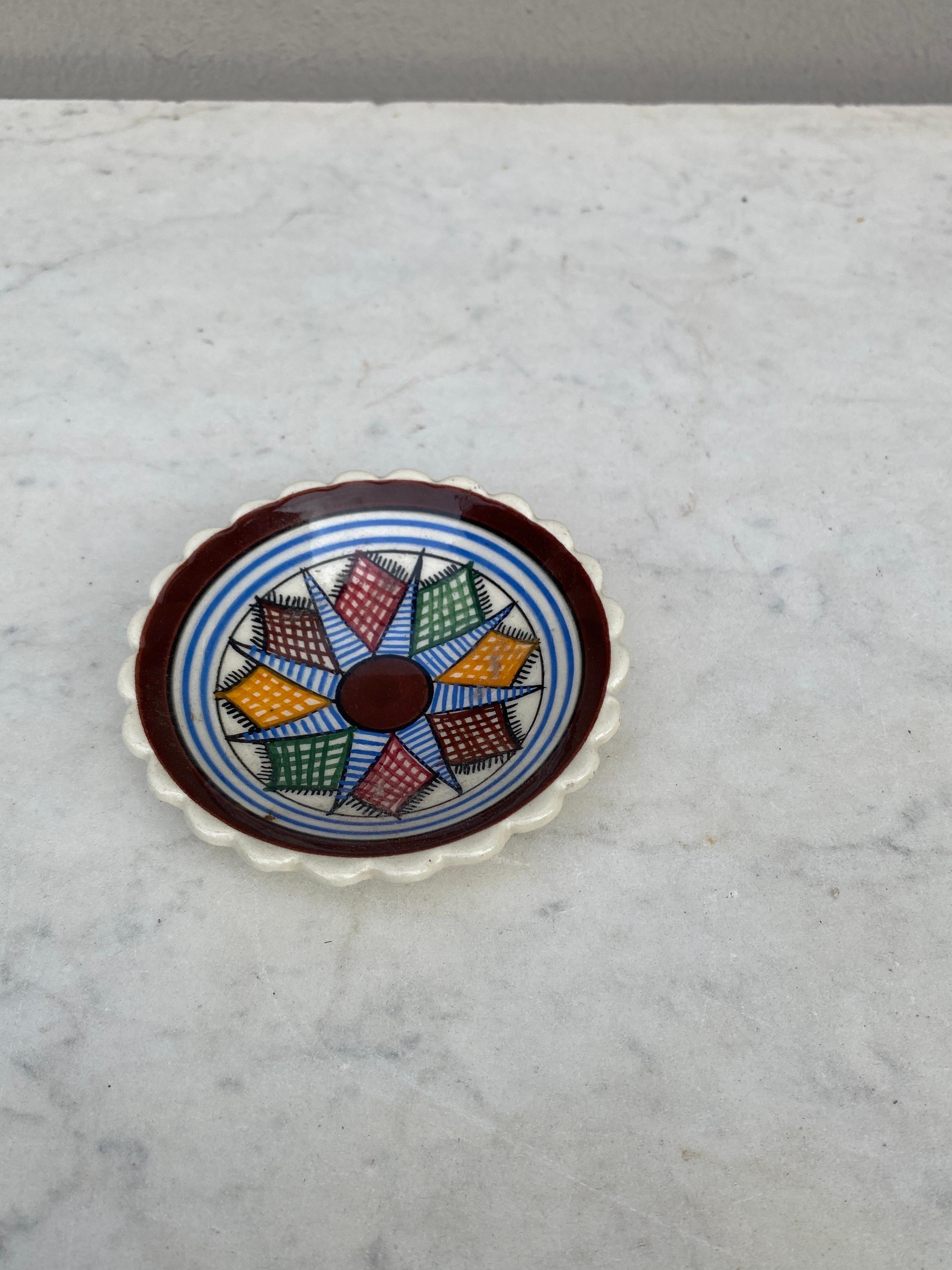 French Provincial Small French Faience Bowl Henriot Quimper Circa 1930 For Sale