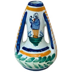 Kleine französische Fayence-Vase:: um 1930
