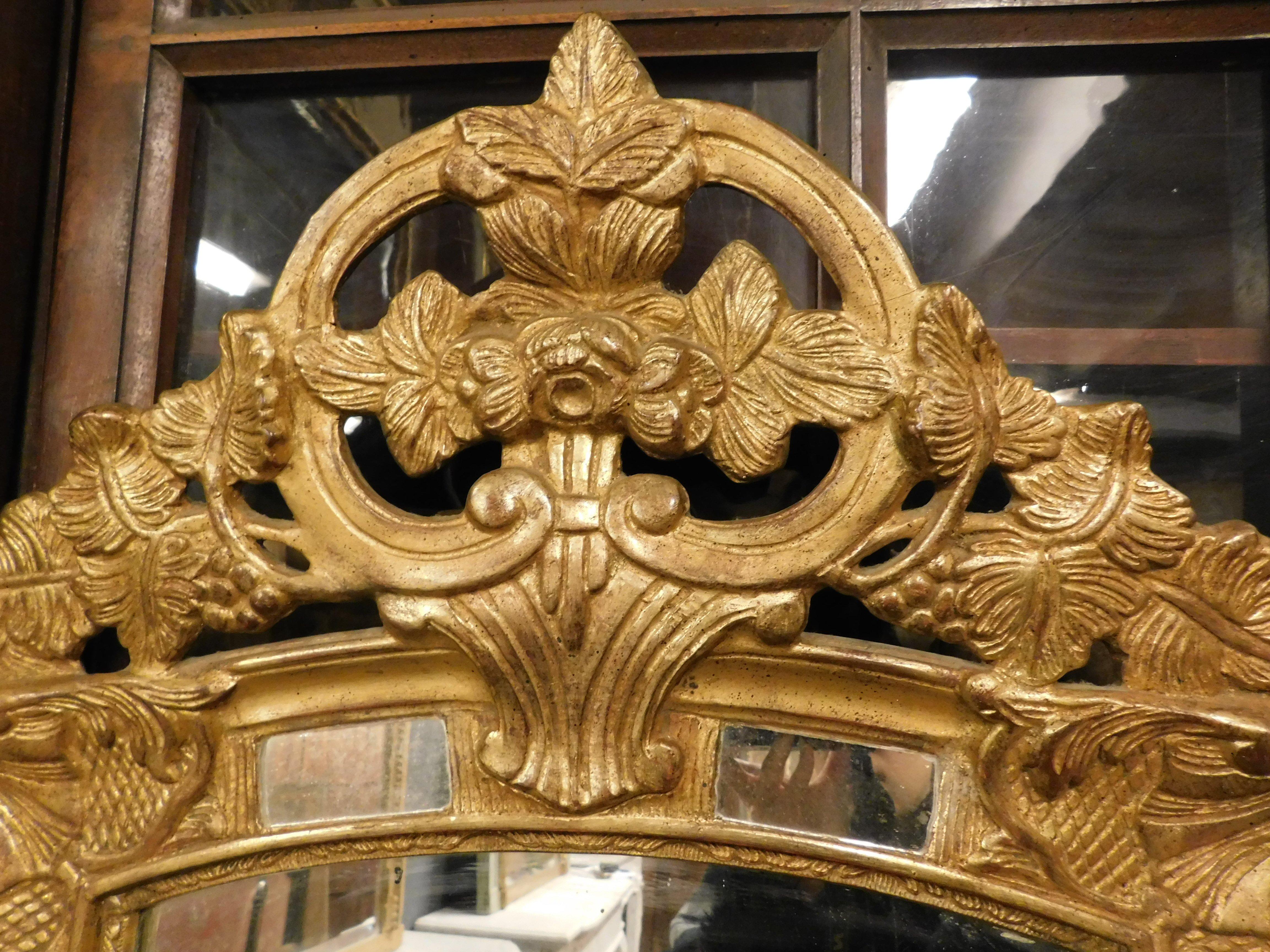 Hand-Carved Small French Gilded Mirror with Framed Sculptures, 19th Century For Sale