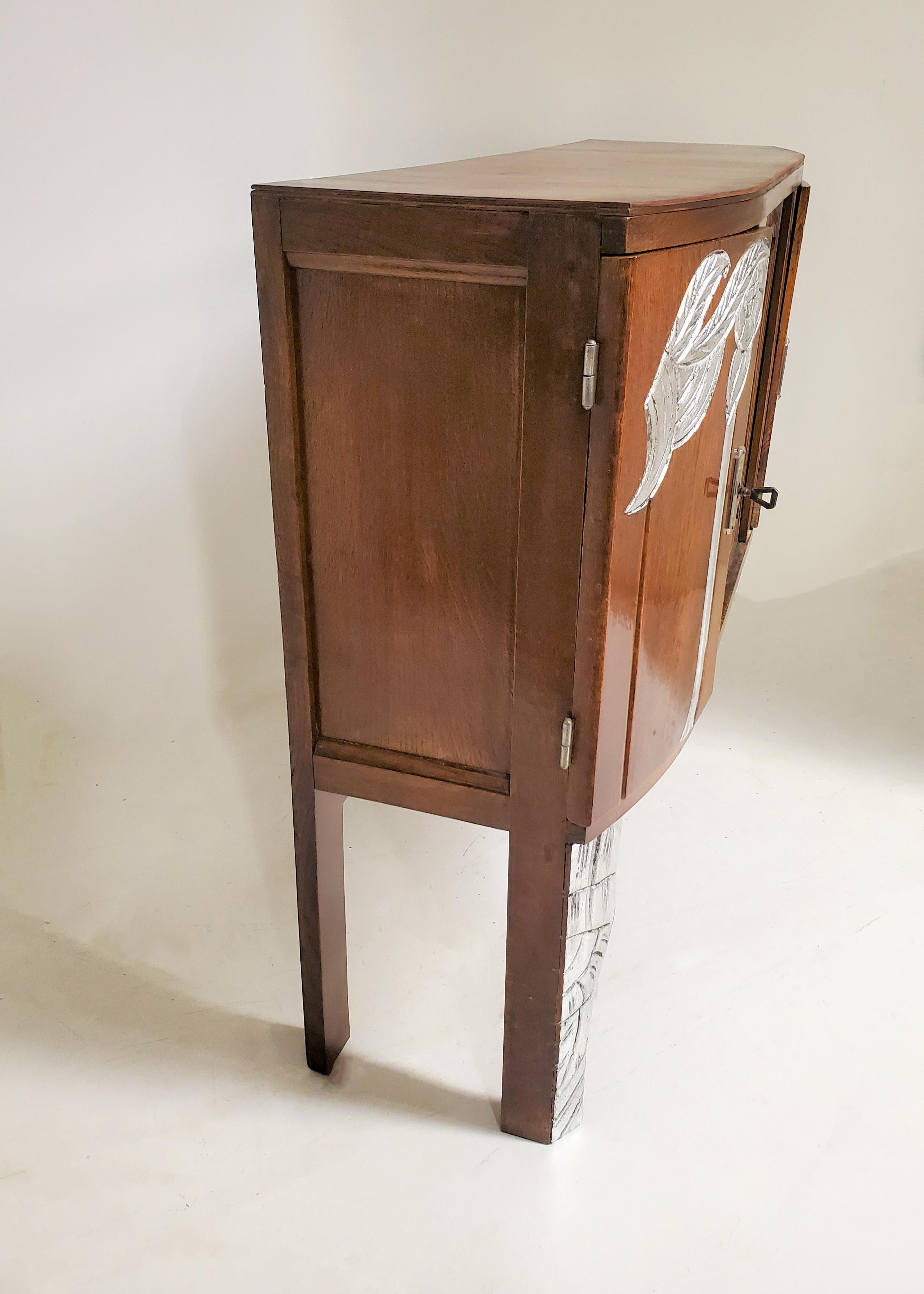 Small French Hand Carved Oak & Metal Leaf Cabinet /Vitrine / Bar/ Bookcase In Good Condition In New York City, NY
