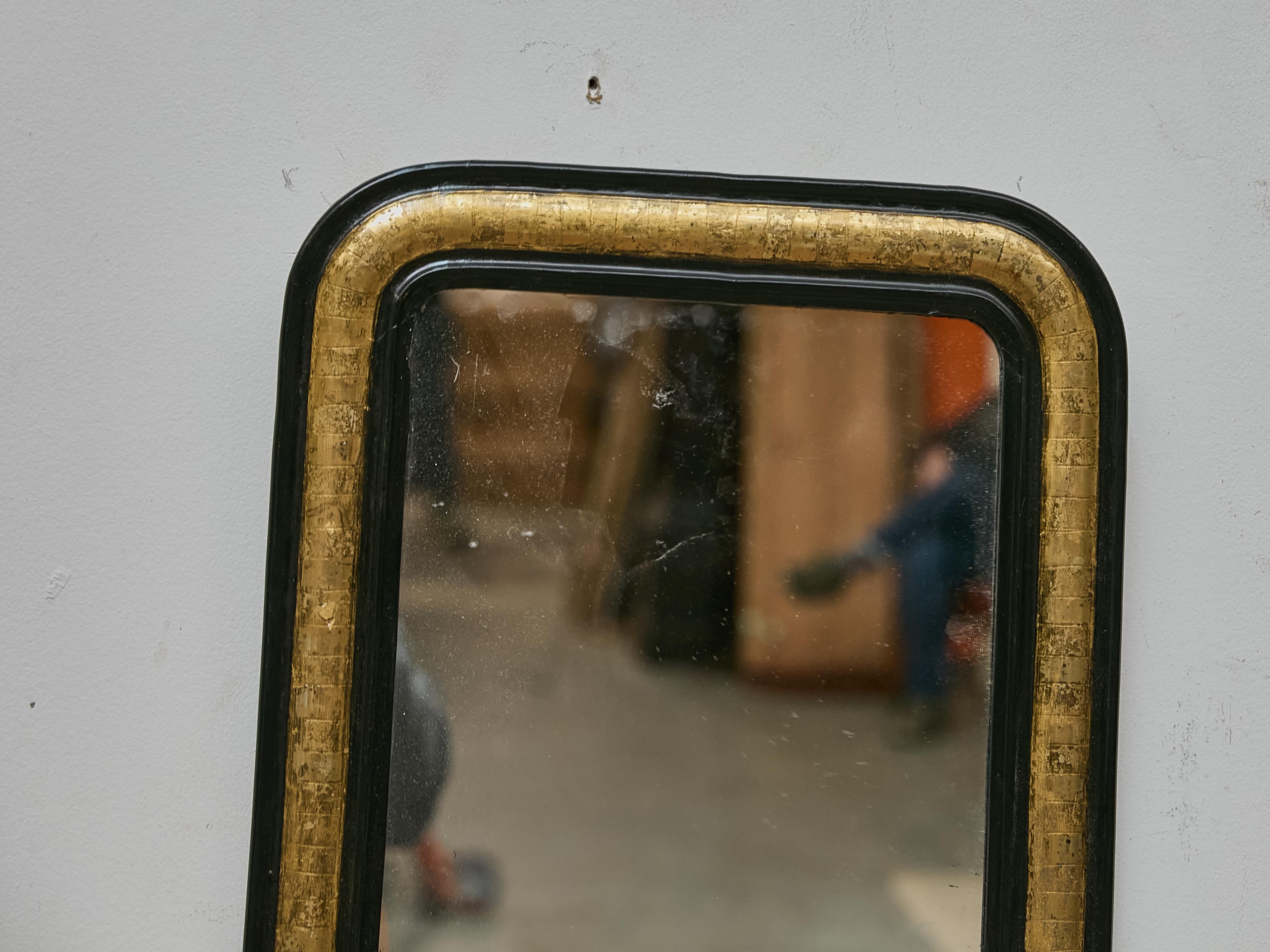 Small French Louis-Philippe Mirror with Gilt and Black Frame, circa 1850 For Sale 1