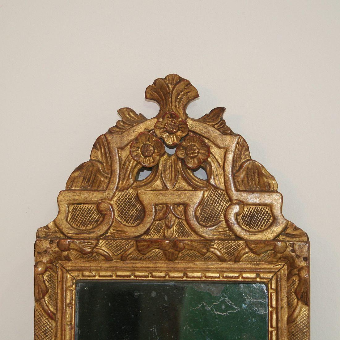 Small French, Louis XV Baroque Style Giltwood Mirror In Good Condition In Buisson, FR