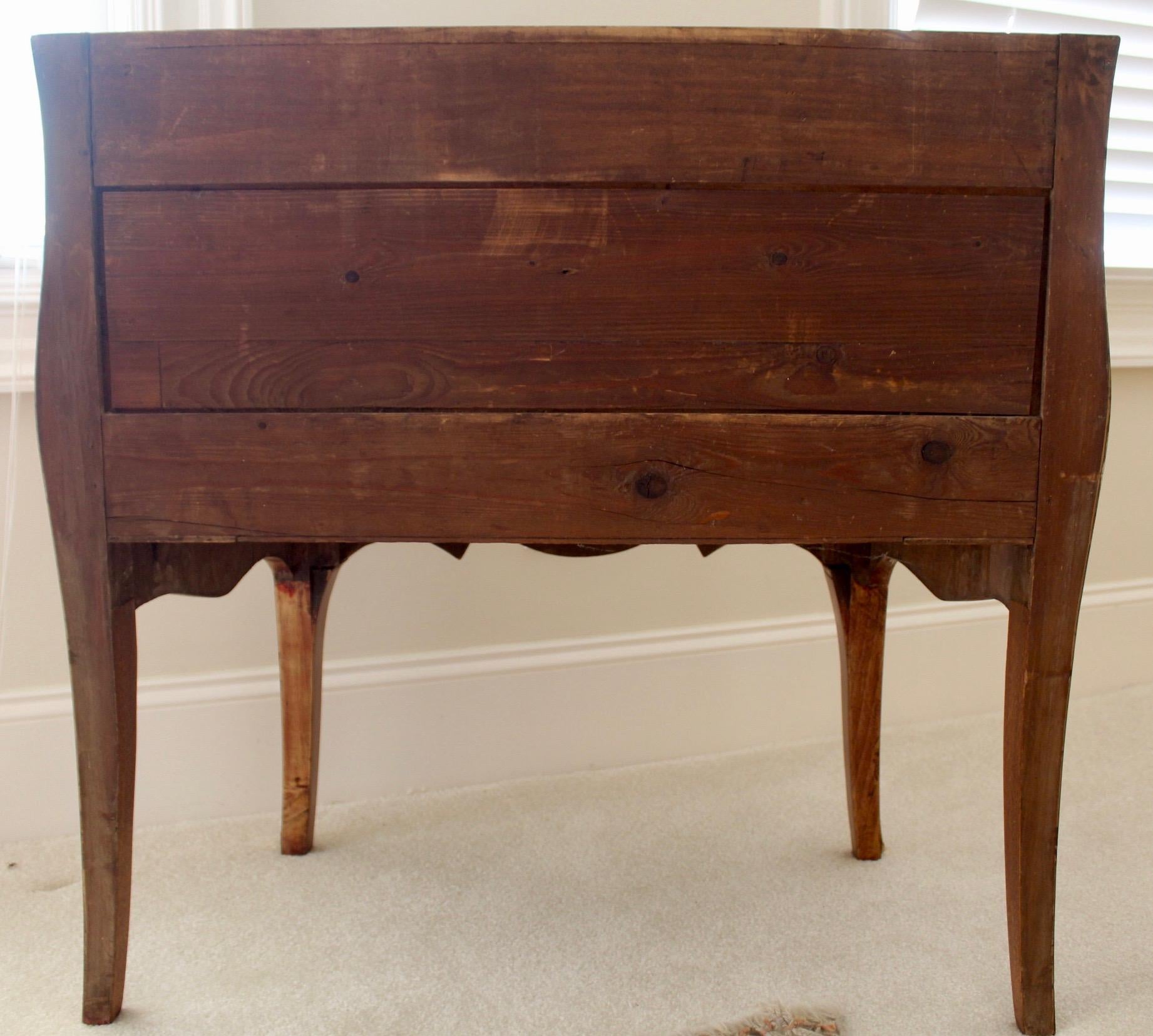 Small French Louis XV Commode 12