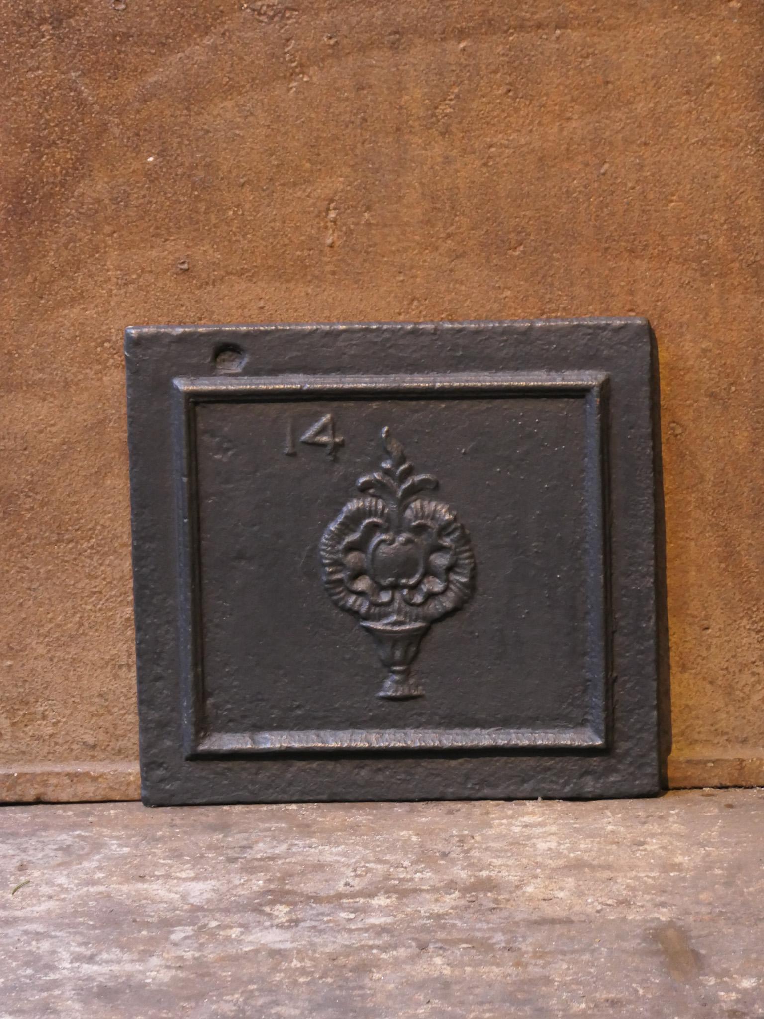 Französischer Louis XV.-Flower-Korb „Flower-Korb“ Kaminsims / Rückplash, 18. Jahrhundert im Zustand „Gut“ im Angebot in Amerongen, NL