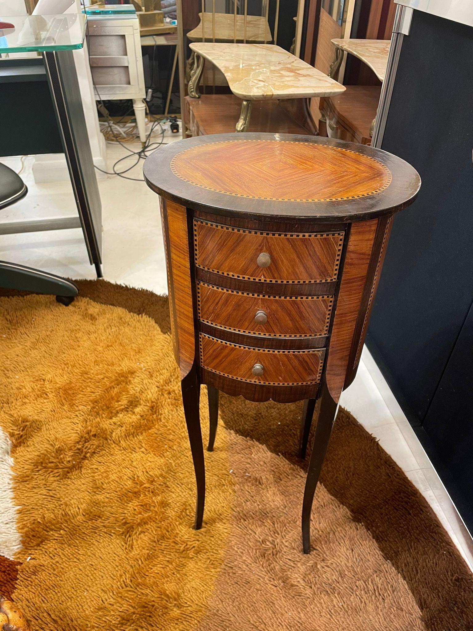 Small French Louis XV Inlaid Kingwood Side Table In Good Condition In London, GB