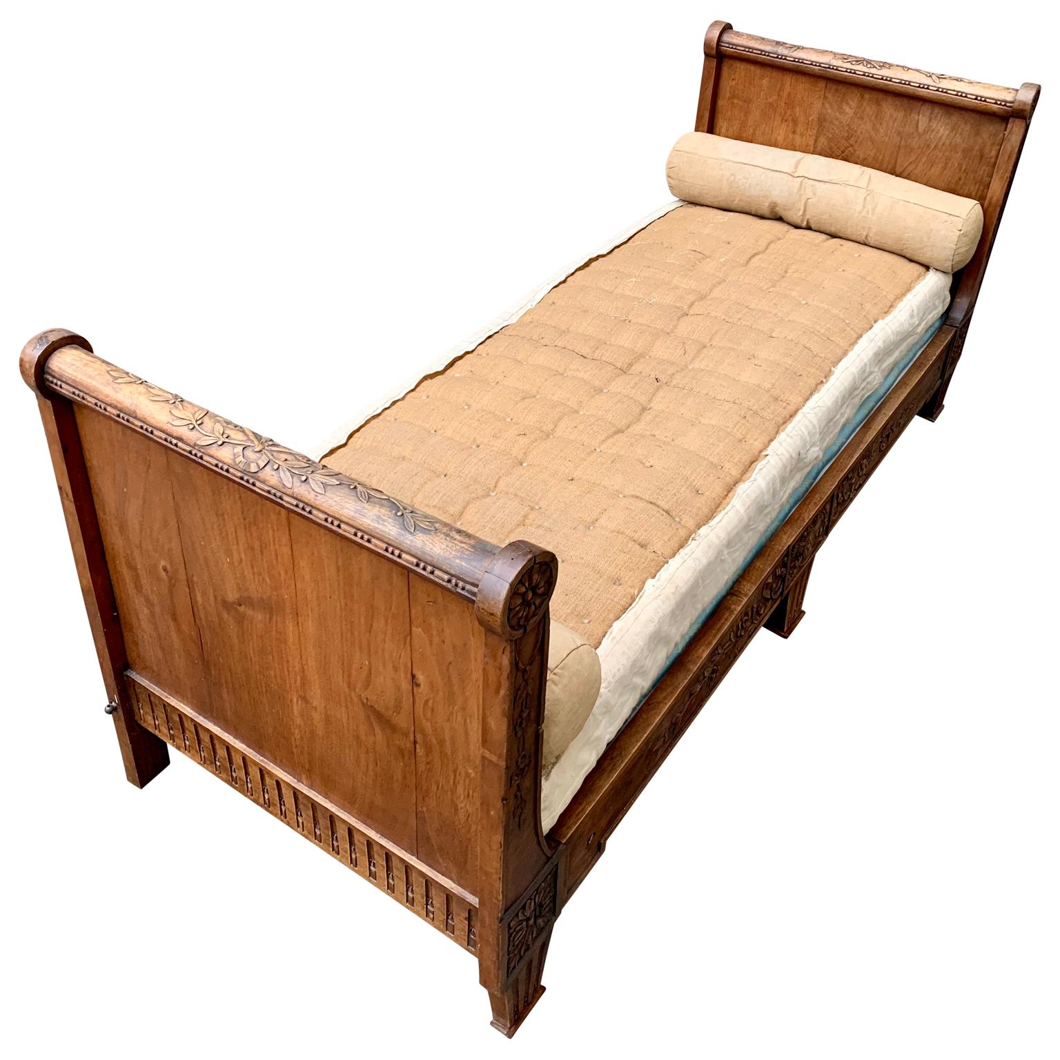 small daybed