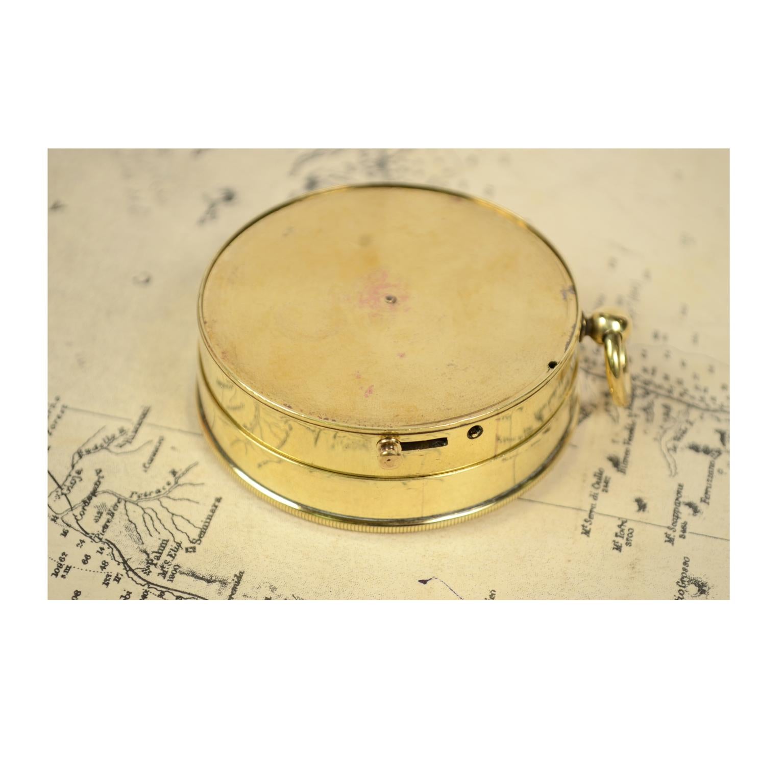Small French-Made Brass Compass Second Half of the 19th Century 6