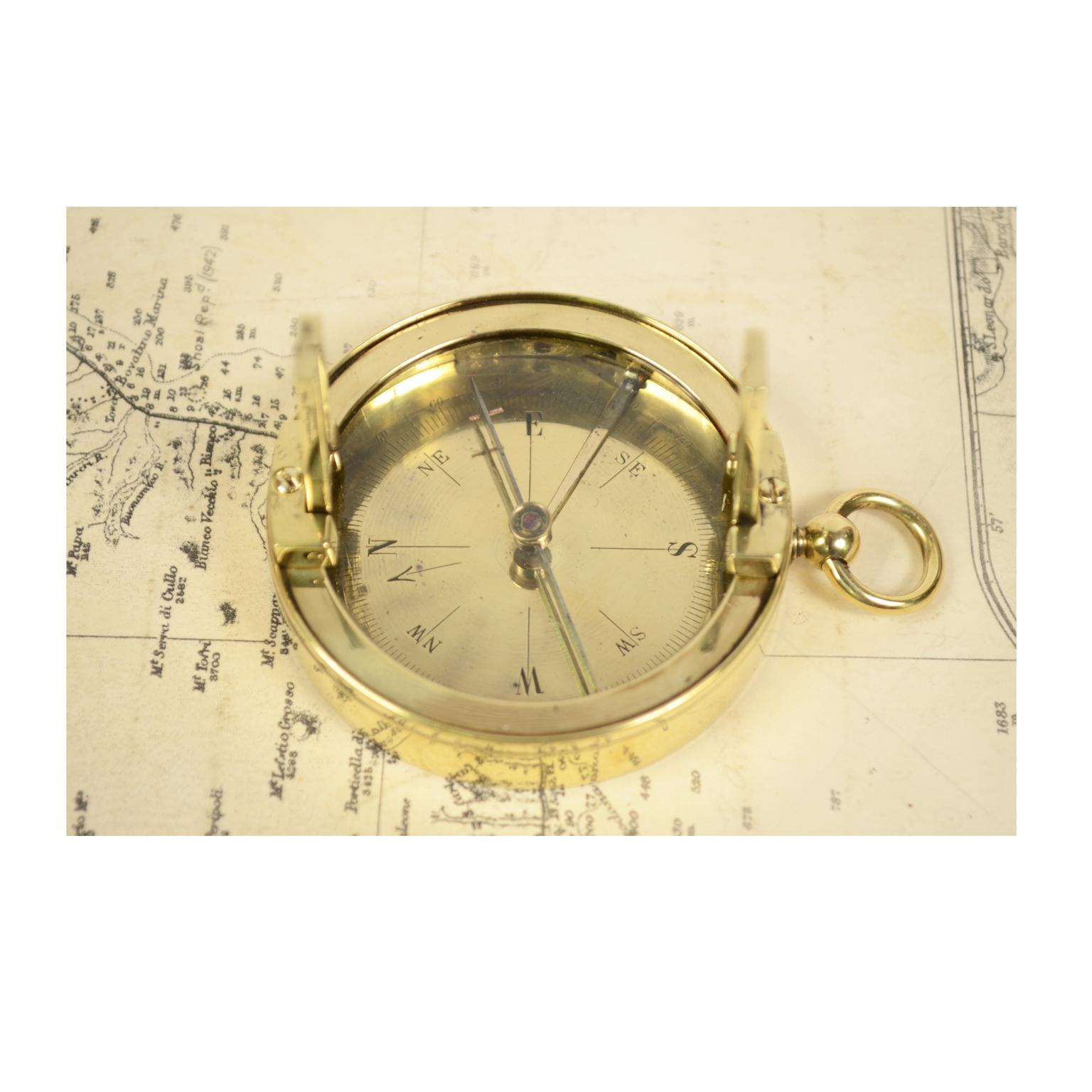 Small French-Made Brass Compass Second Half of the 19th Century 3