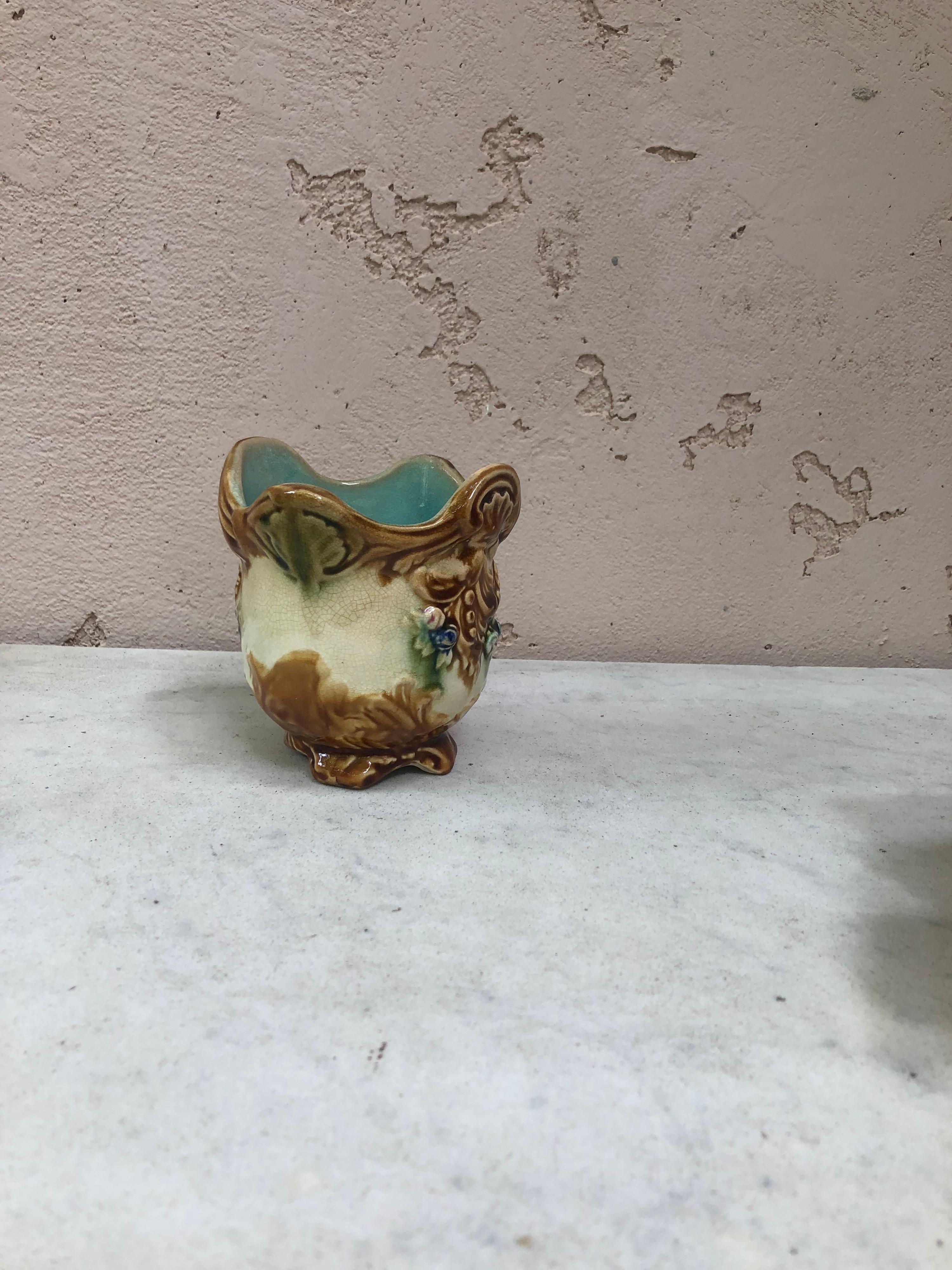 Small French Majolica Cache Pot Onnaing, Circa 1890 In Good Condition In Austin, TX