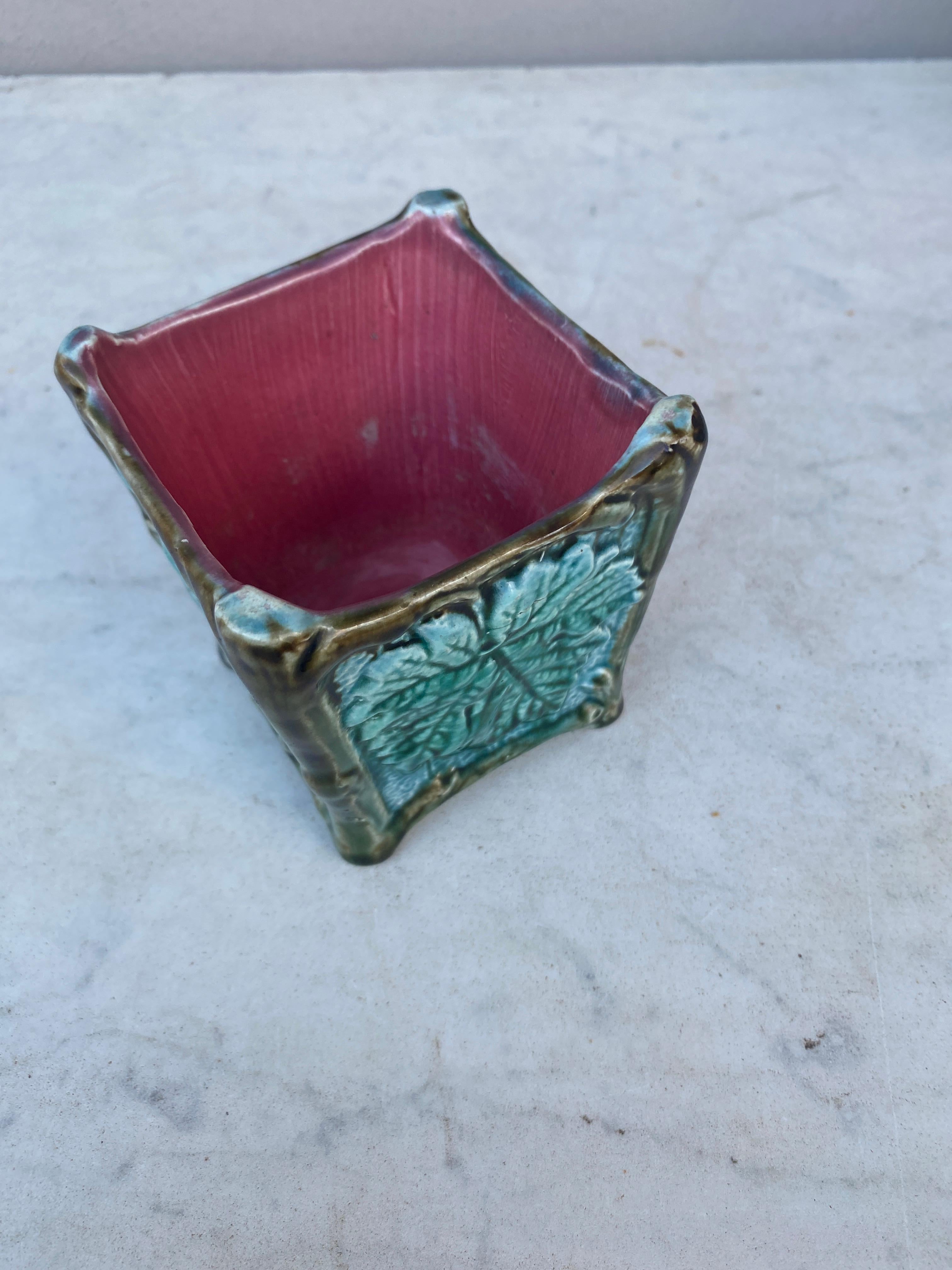 Small French Majolica Cache Pot Onnaing, circa 1890 In Good Condition For Sale In Austin, TX
