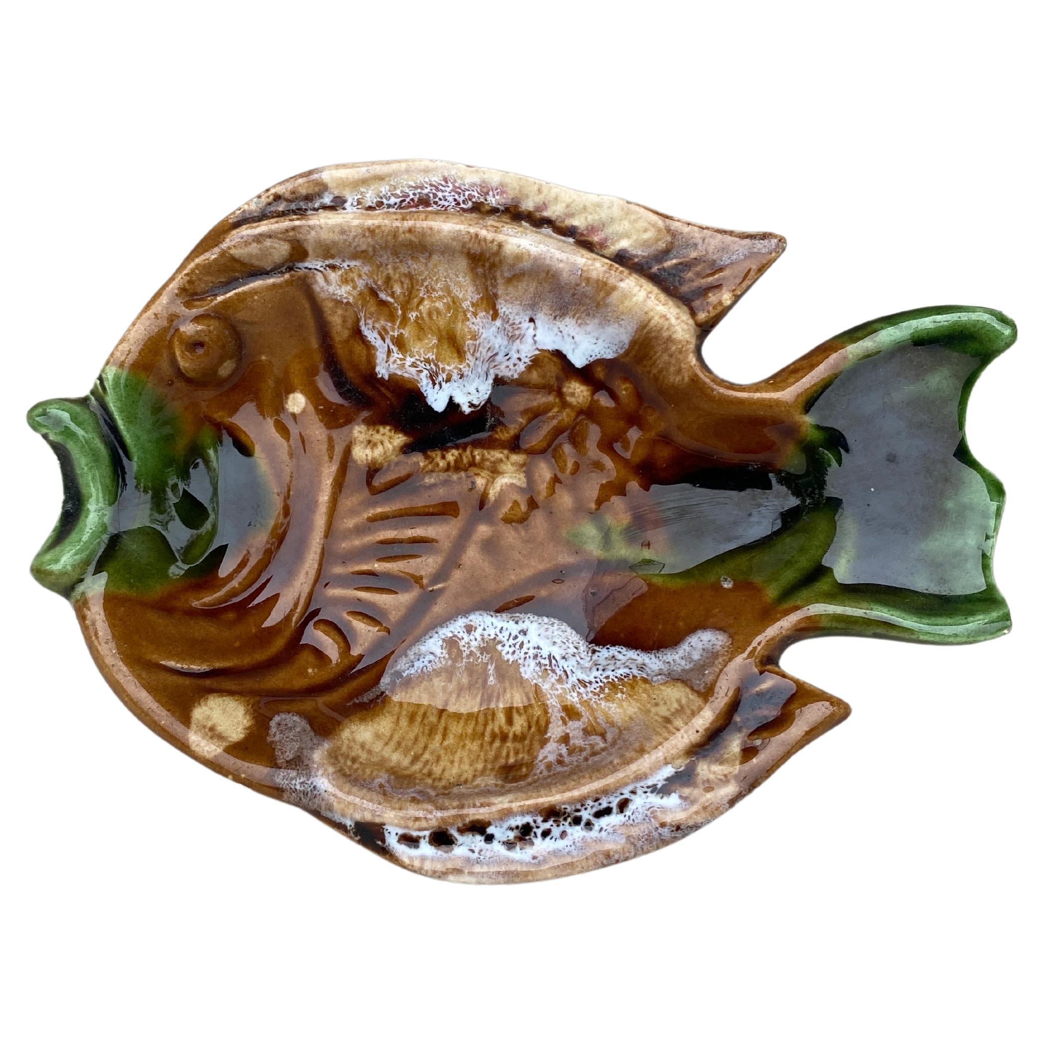Small French Majolica Fish Platter Vallauris, Circa 1950 For Sale
