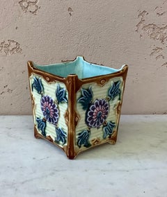 Petite Jardinière française en majolique d'Onnaing, vers 1890