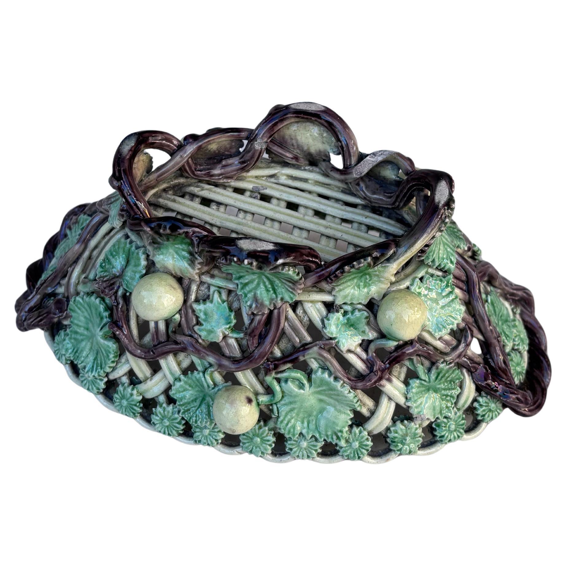 Faenza Piccolo Jardiniere francese in maiolica reticolata CIRCA 1890 in vendita