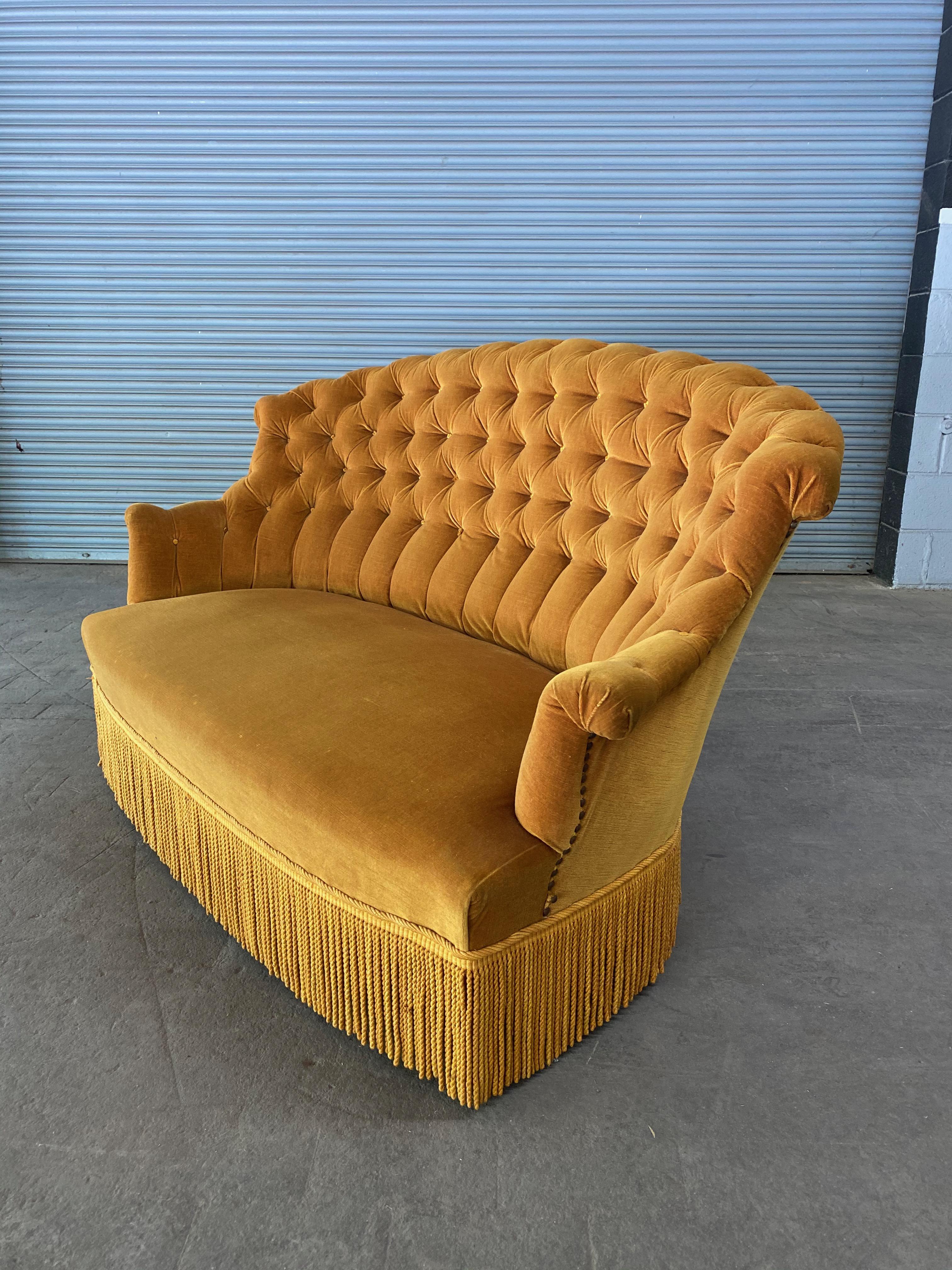 Small French Napoleon III Gold Velvet Tufted Settee at 1stDibs