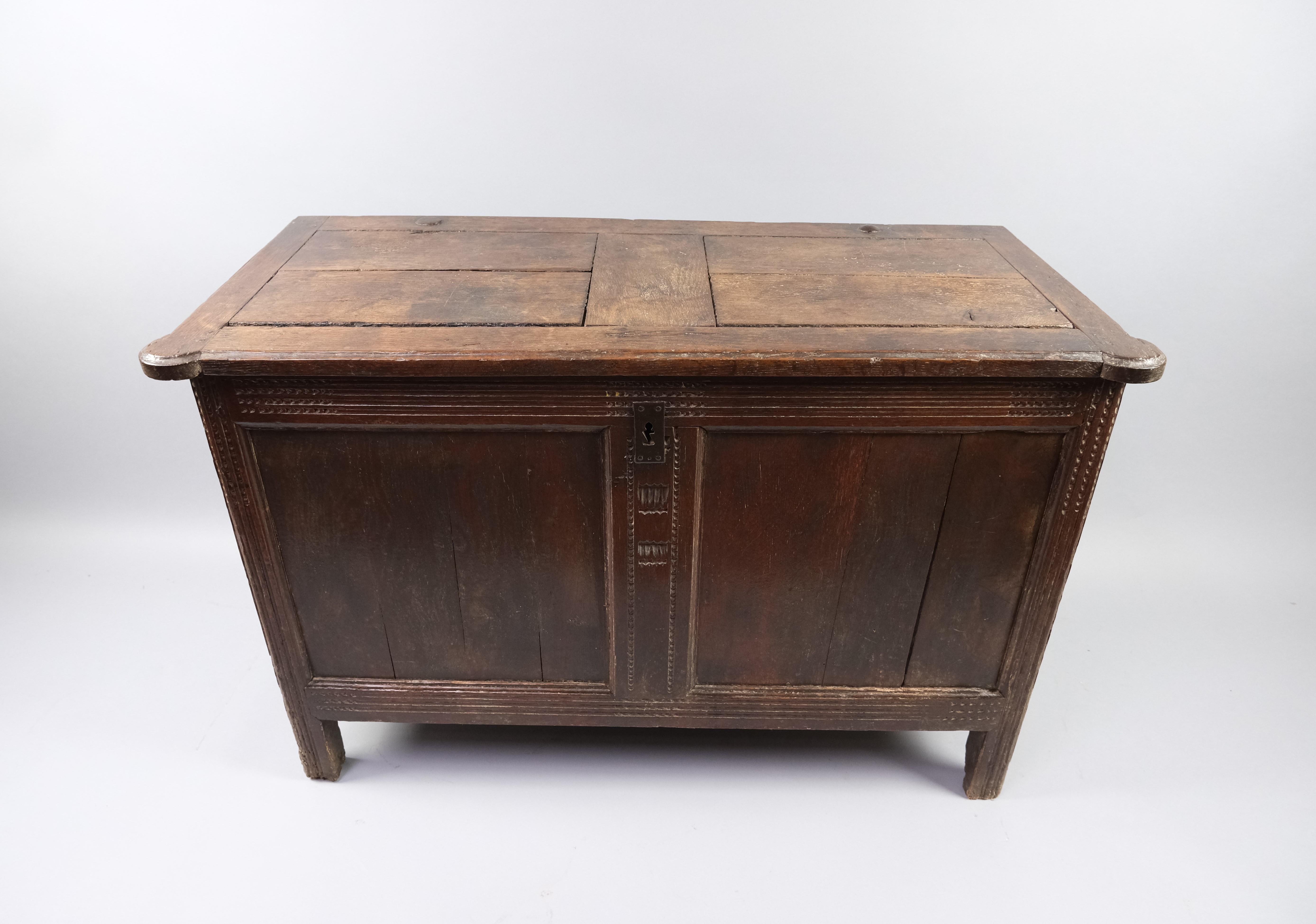 Small French oak coffer For Sale 1