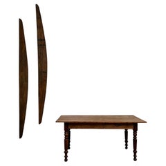 Petite table de ferme en pin avec pieds tournés
