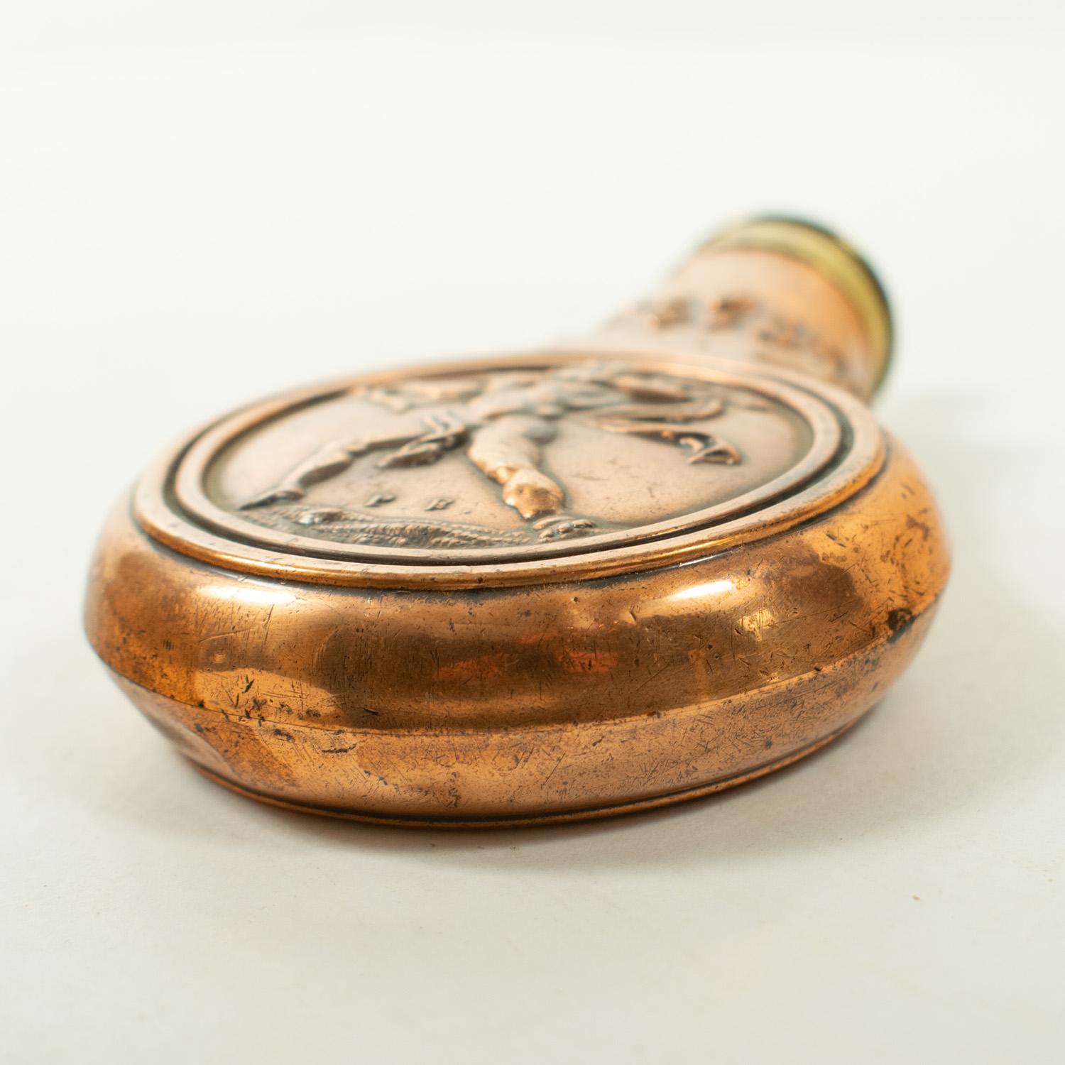 Métal Petit tableau françaisPISTOL FLASK, CUPID, 19ème siècle en vente