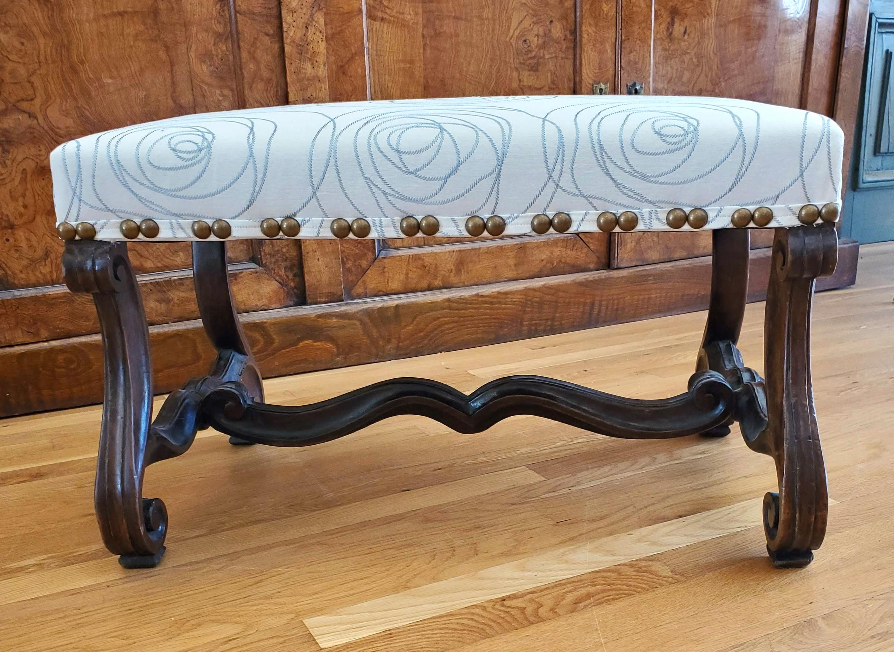 Louis XIV Small French Provincial Circassian Walnut Footstool with Modern Upholstery For Sale