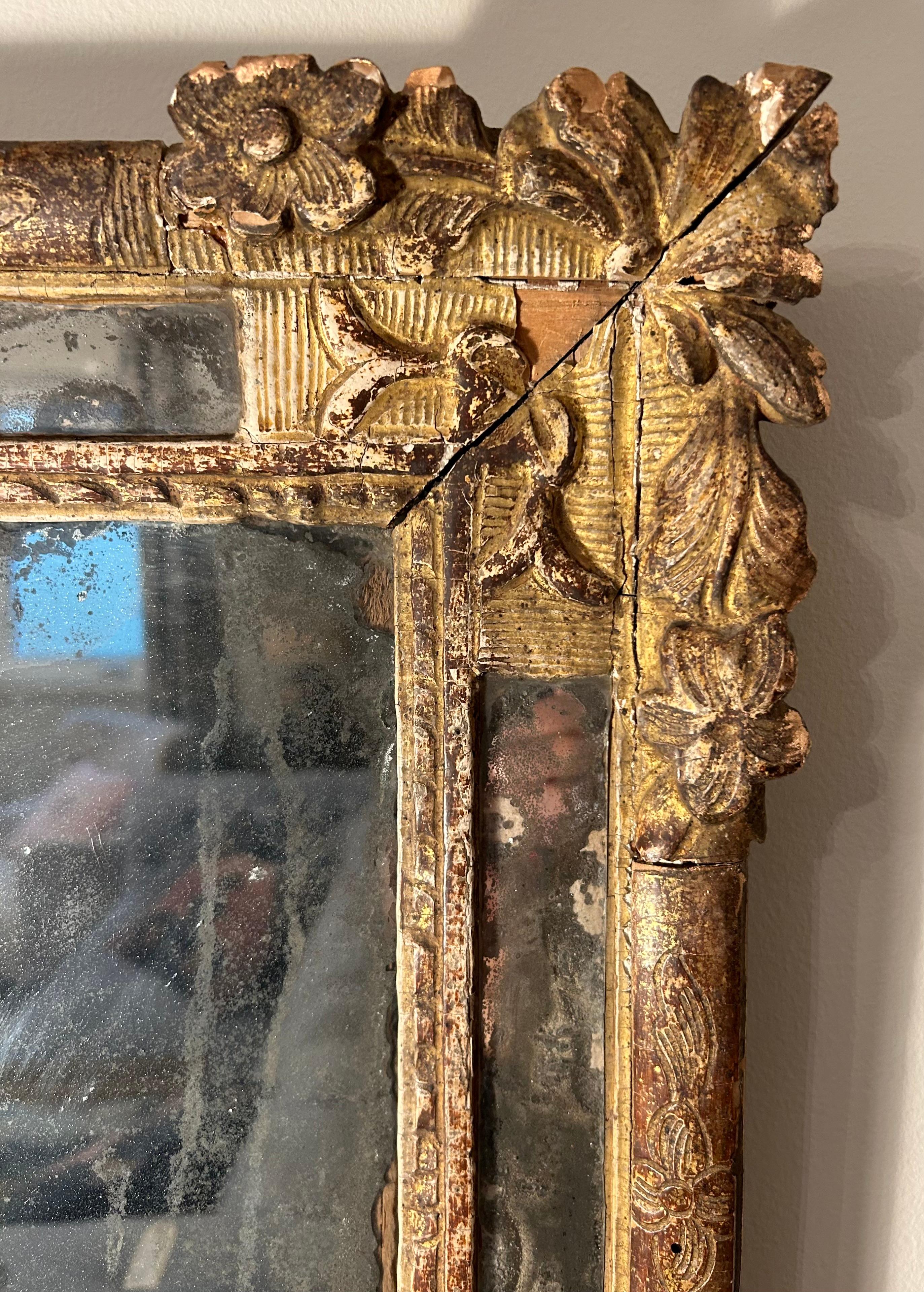 Small French  Régence Giltwood Parclose Mirror Circa 1725 In Distressed Condition In Toronto, CA