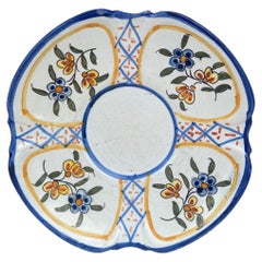 Pequeño plato francés de loza rústica Circa 1920