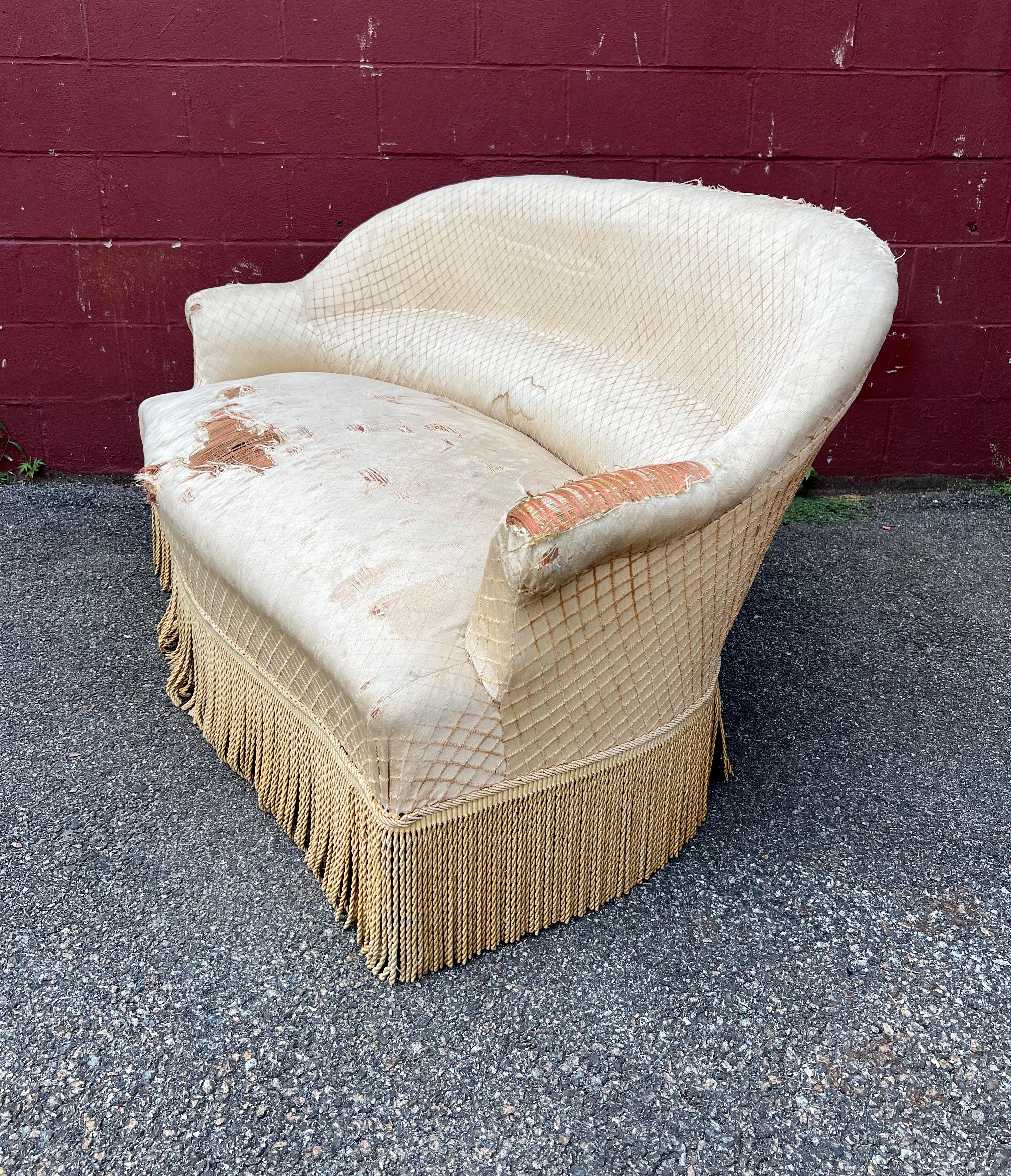 Small French Settee with Rounded Back In Distressed Condition In Buchanan, NY