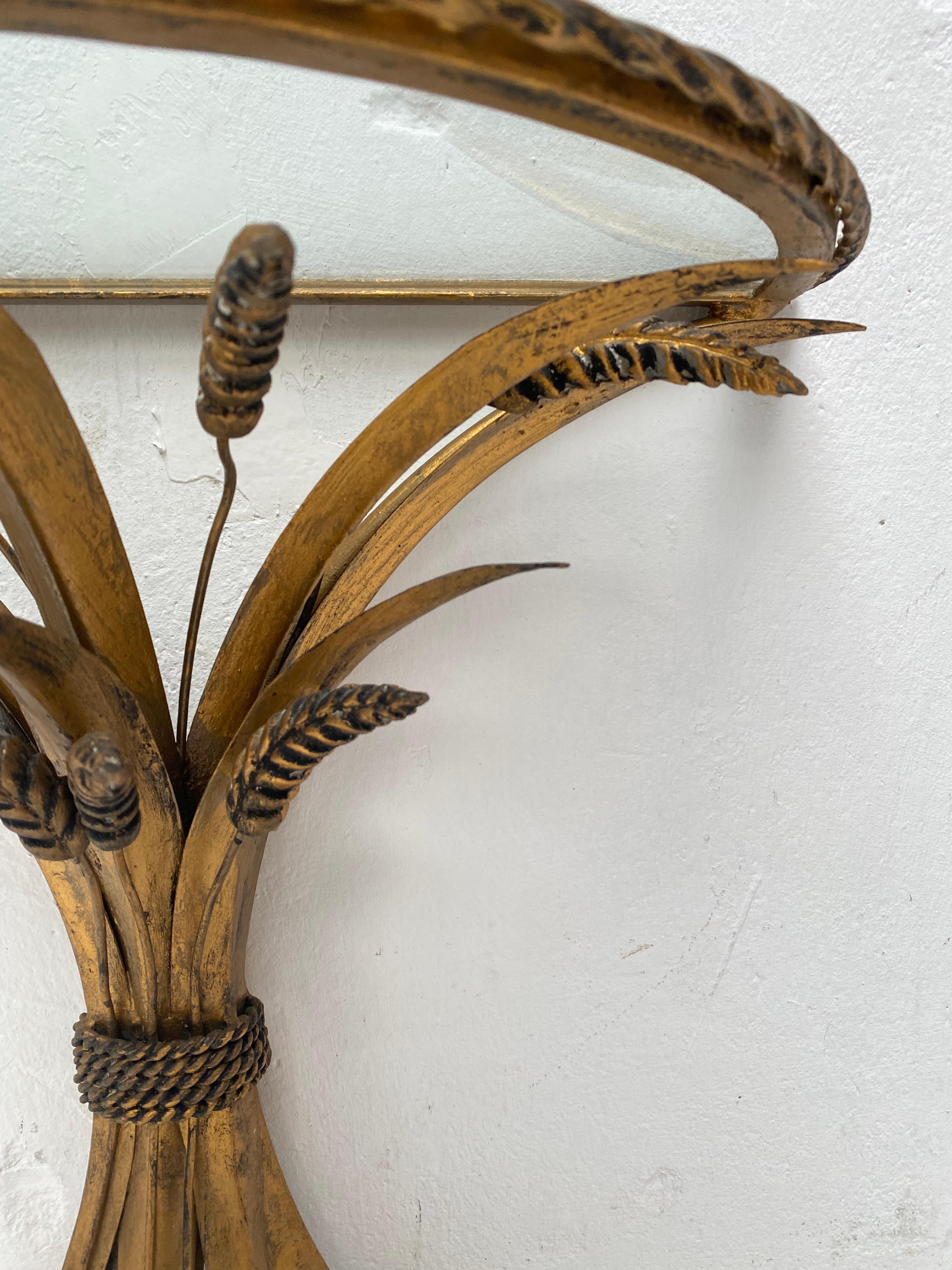Petite table d'appoint/console « Feuille de blé » française en métal doré en vente 3