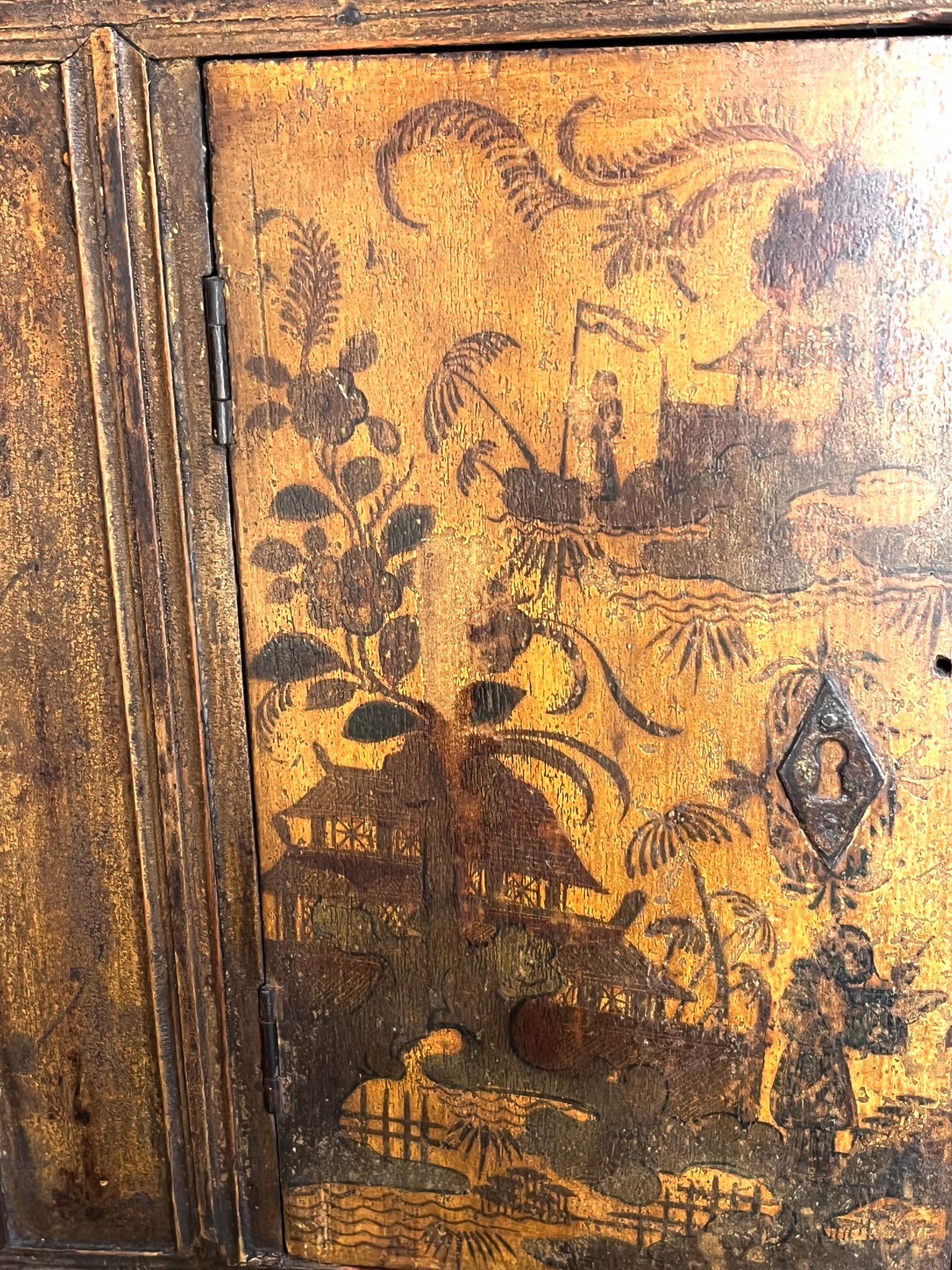 French shelf ( région de Aix en Provence ) 18 century, Decor Chinois on a yellow background.
Two curved doors. Original condition no restoration.
Elegant and refined design.