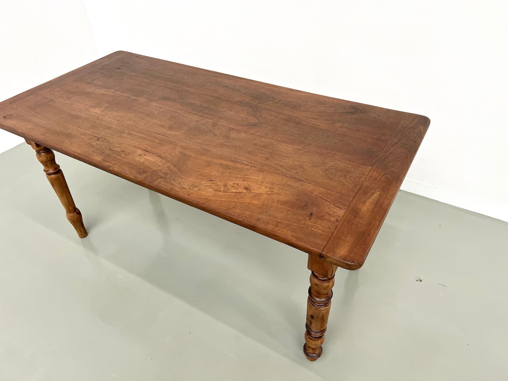 Small french solid cherry farm table/desk, from 1900's In Good Condition For Sale In LYON, FR