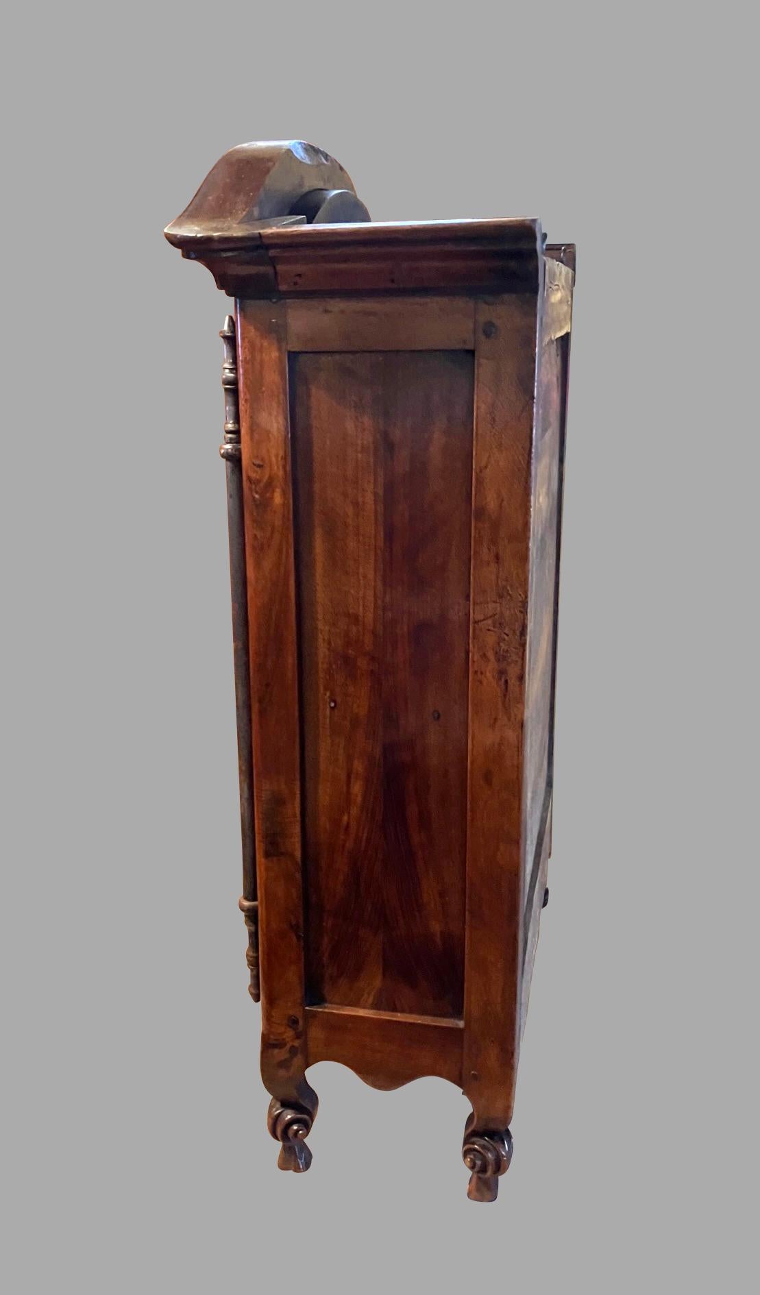 Small French Walnut Display Cabinet with Glass Door and Interior Shelves For Sale 5