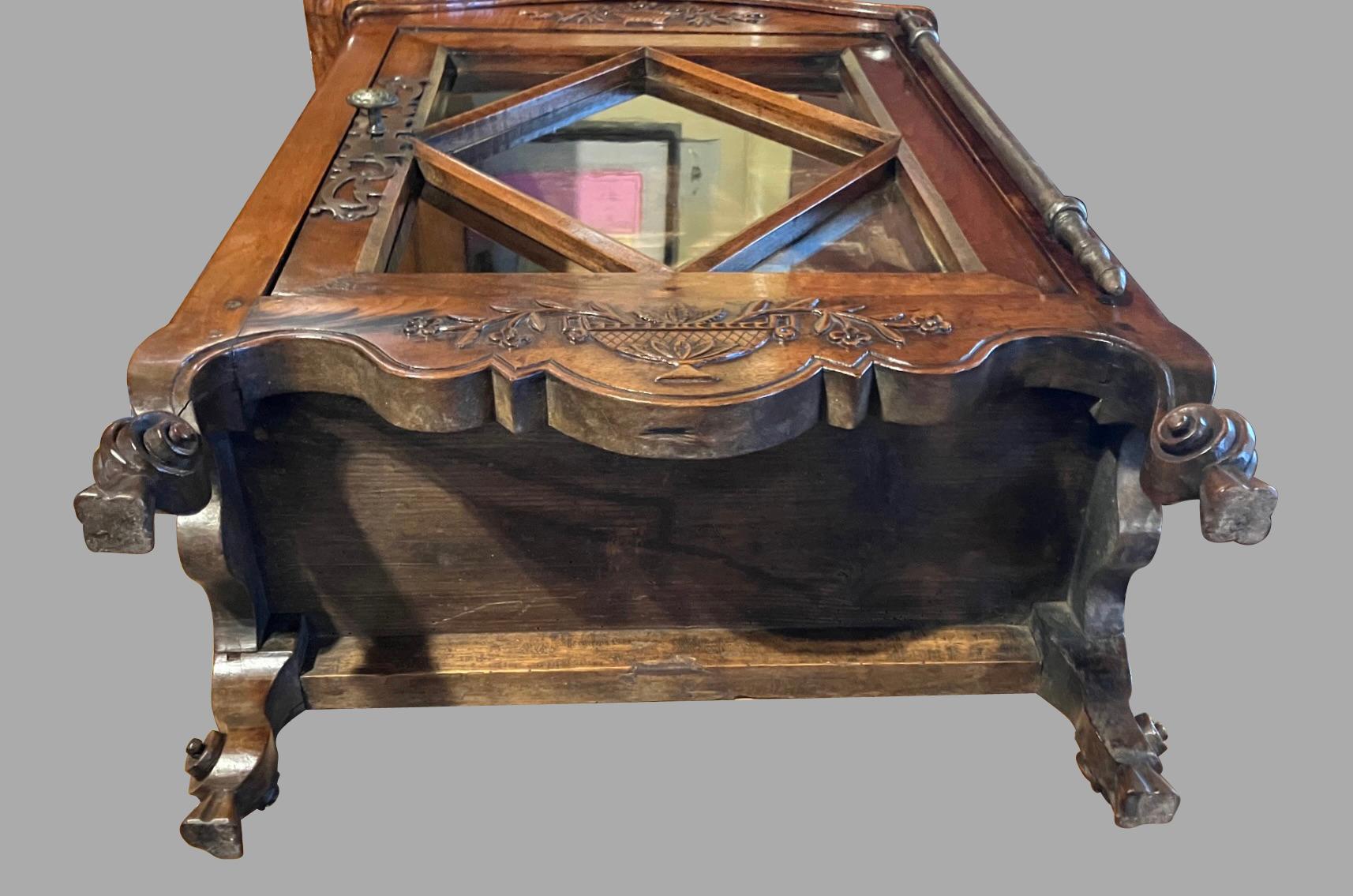 Small French Walnut Display Cabinet with Glass Door and Interior Shelves For Sale 3