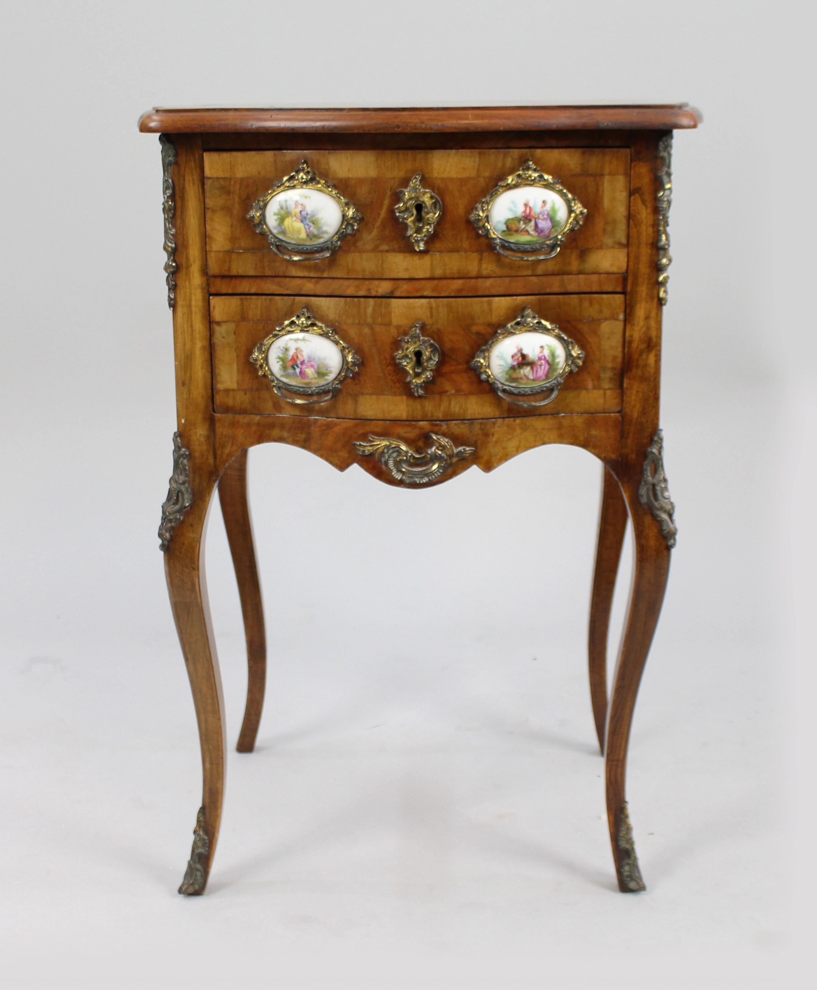 Small French Walnut Serpentine Commode with Sevres Plaques, circa 1880 In Good Condition For Sale In Worcester, Worcestershire