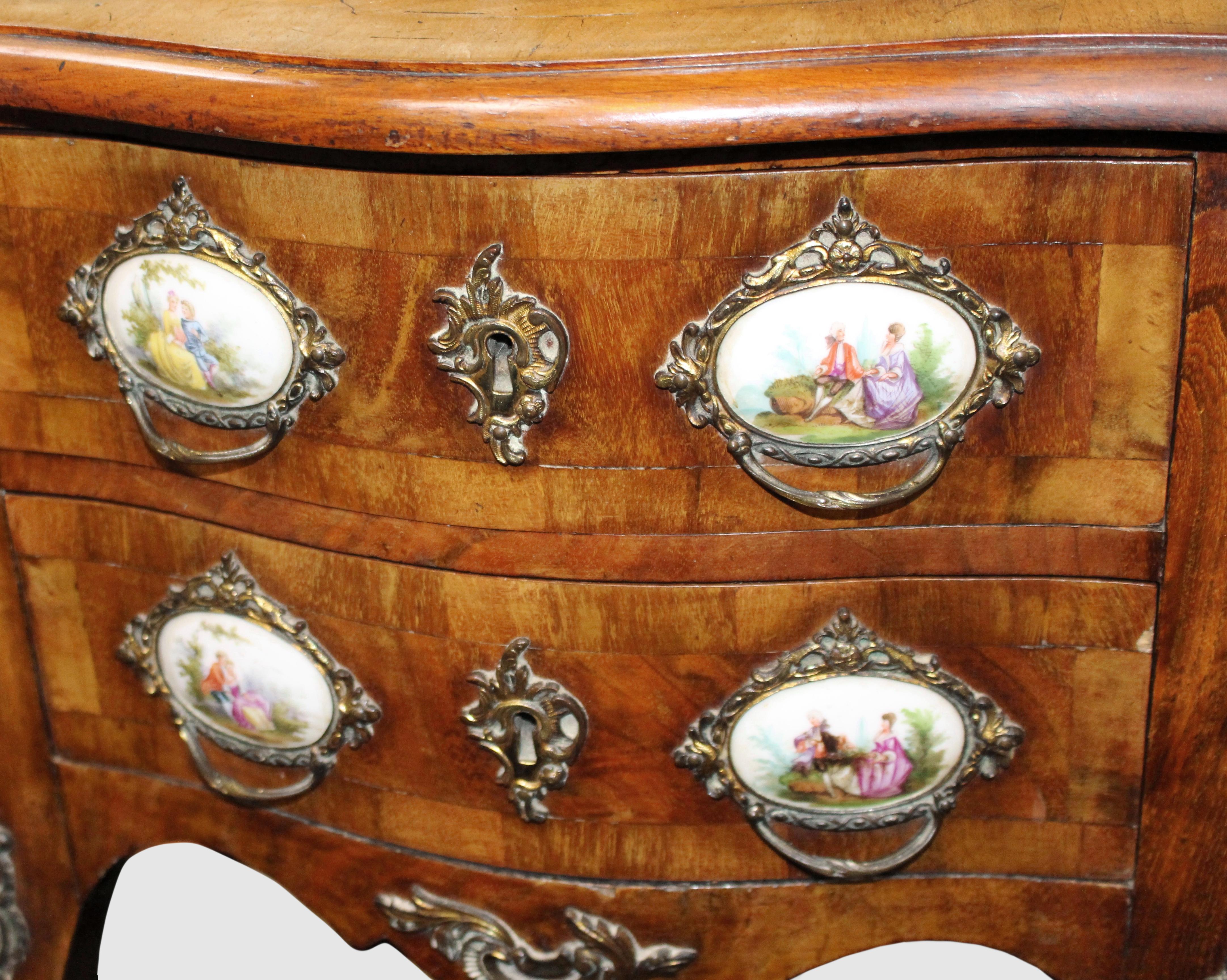 Small French Walnut Serpentine Commode with Sevres Plaques, circa 1880 For Sale 4