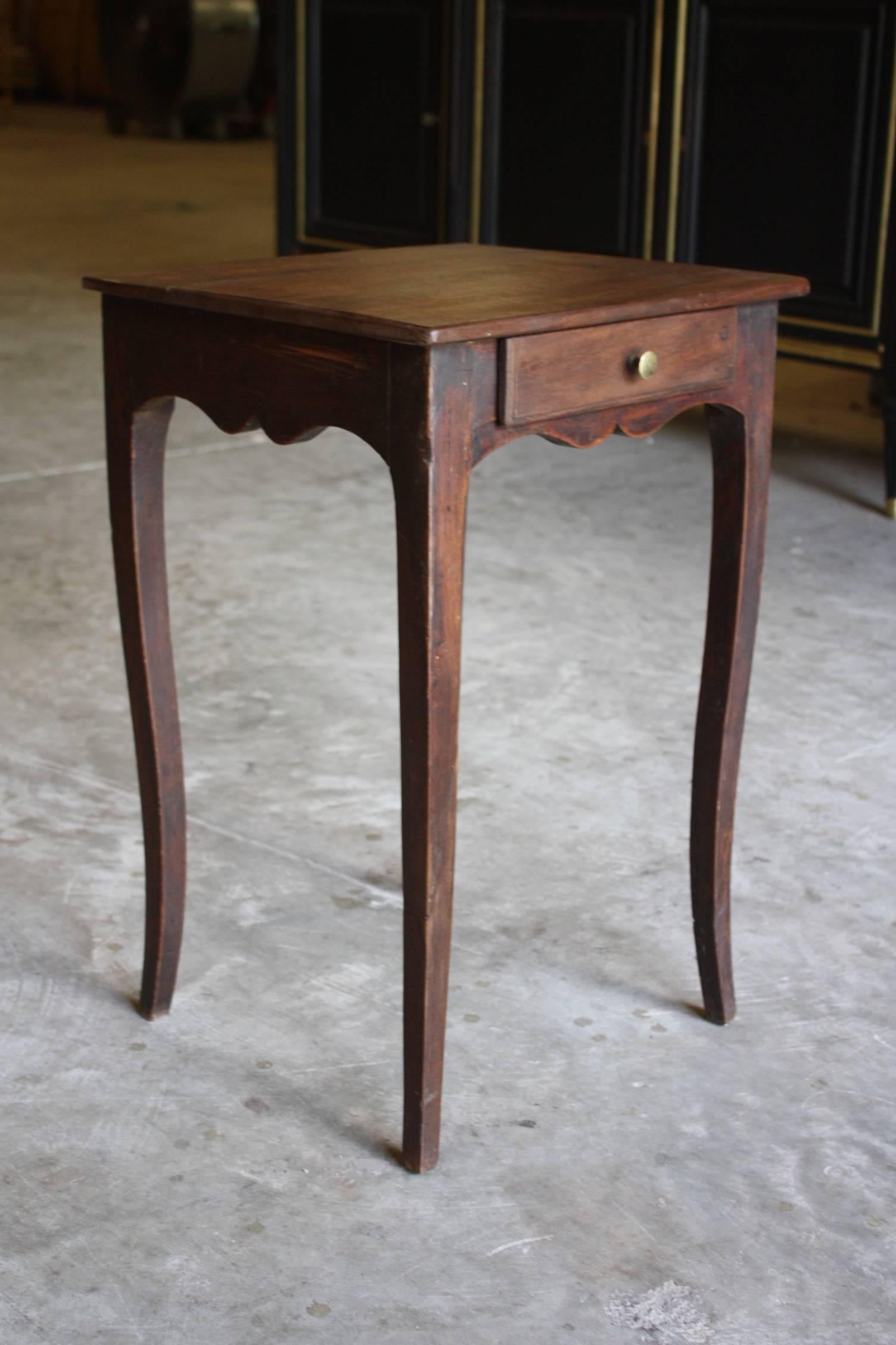 Small French Walnut Side Table with Drawer In Good Condition In Fairhope, AL