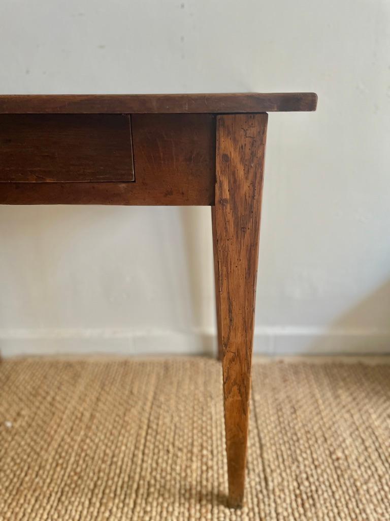An authentic French country farm house harvest work table with attractive beautifully aged warm rustic patina. circa 1900.
Created in Provincial France in the early XX century, likely Southern France near the Mediterranean.
Great condition,