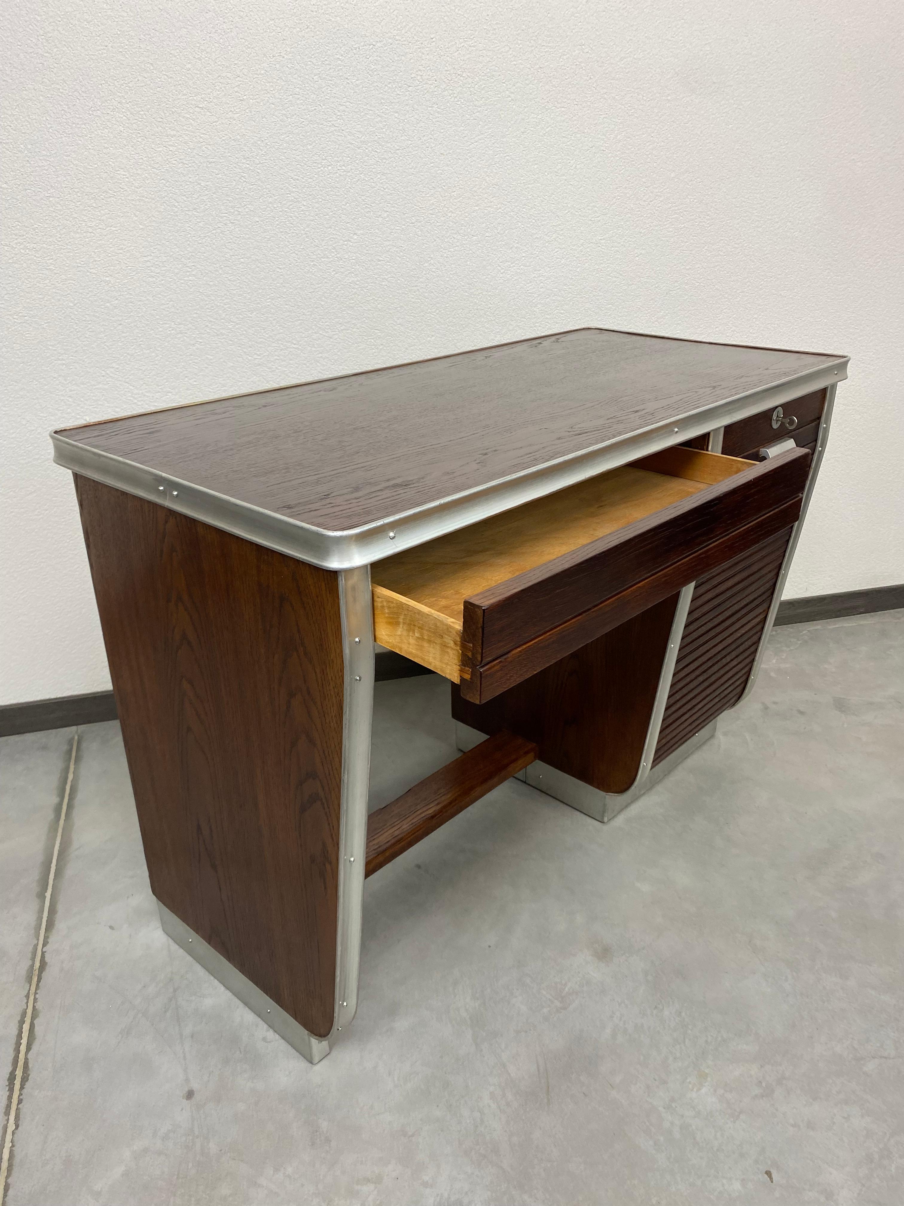 Small Functionalist Desk In Excellent Condition For Sale In Banská Štiavnica, SK