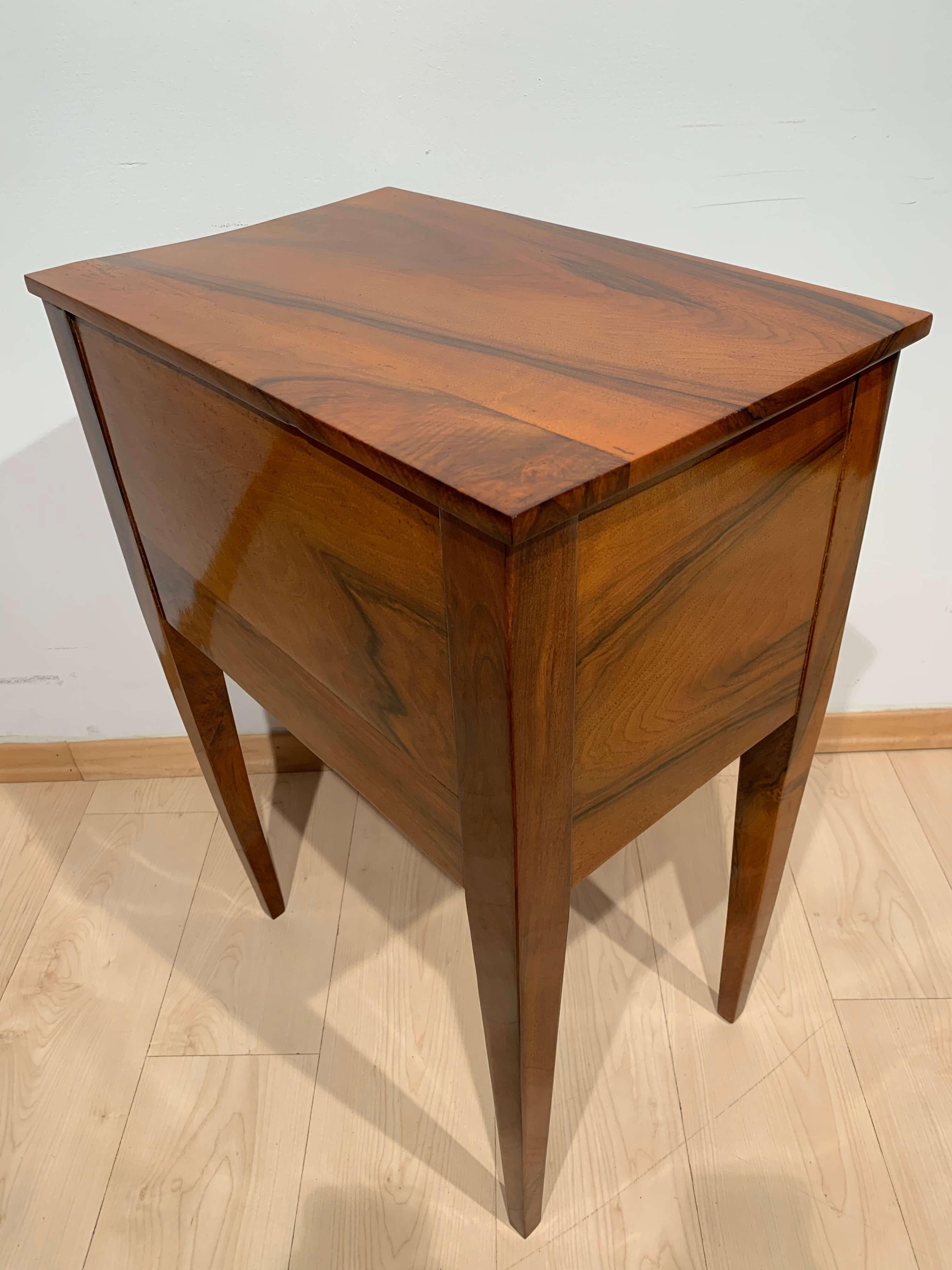 Small Furniture, Solid Walnut, Biedermeier / Restauration, France, circa 1820 1