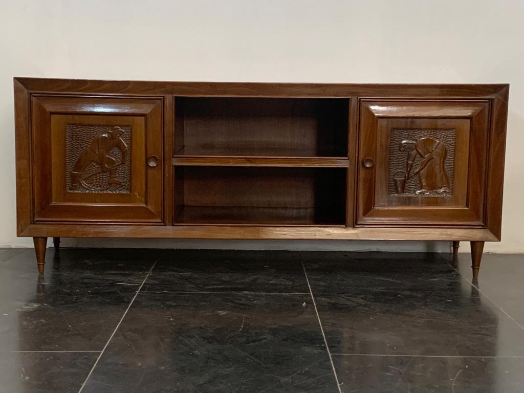 Small Futurist Style Serving Sideboard with Carved Panels, 1940s For Sale 1