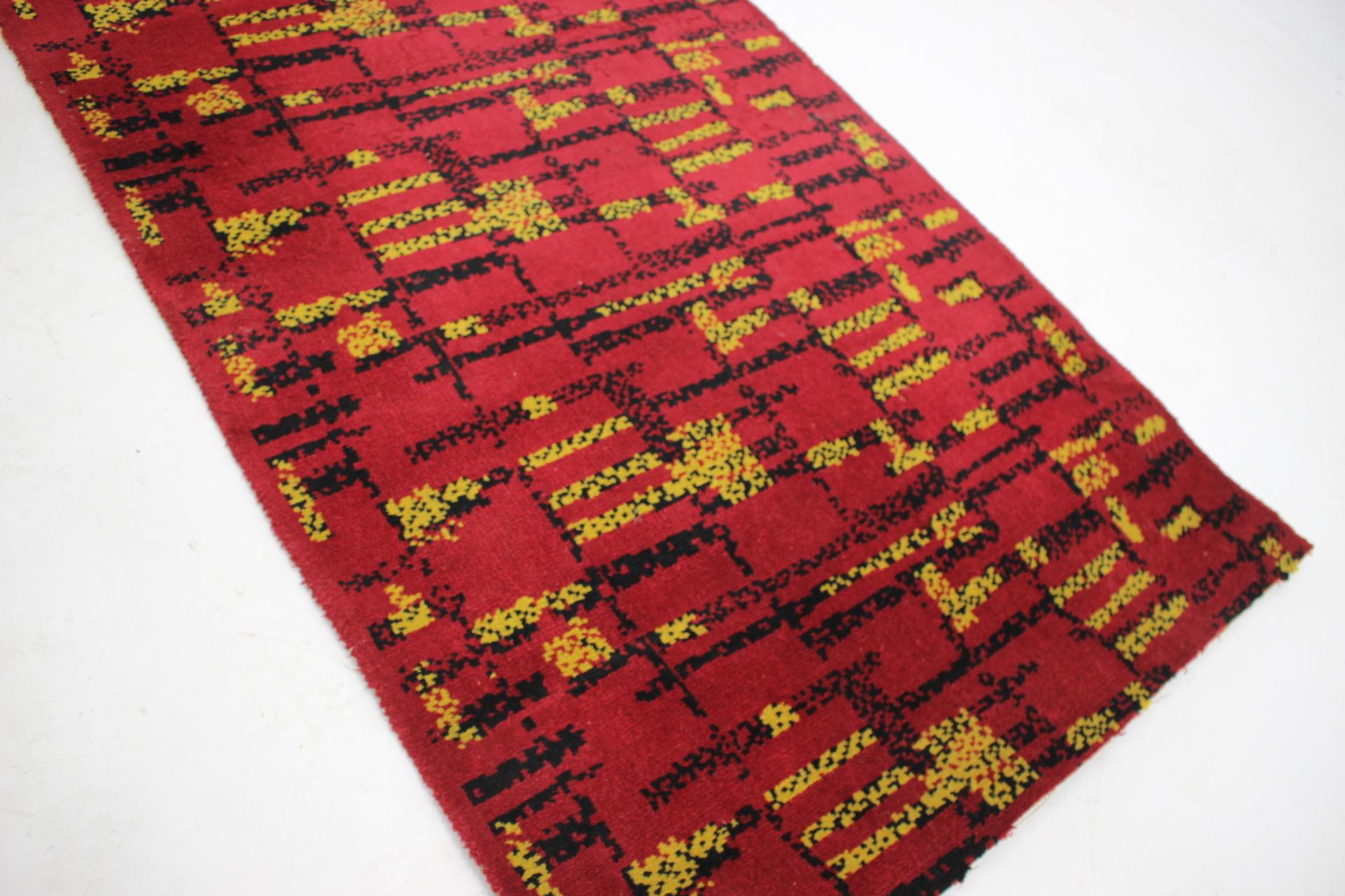Geometrischer abstrakter Boucl-Teppich aus Wolle/Rug-1950er Jahre / Tschechoslowakei im Zustand „Gut“ im Angebot in Praha, CZ