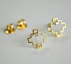 Small Geometric Diamond Studs Earrings in 14k Gold