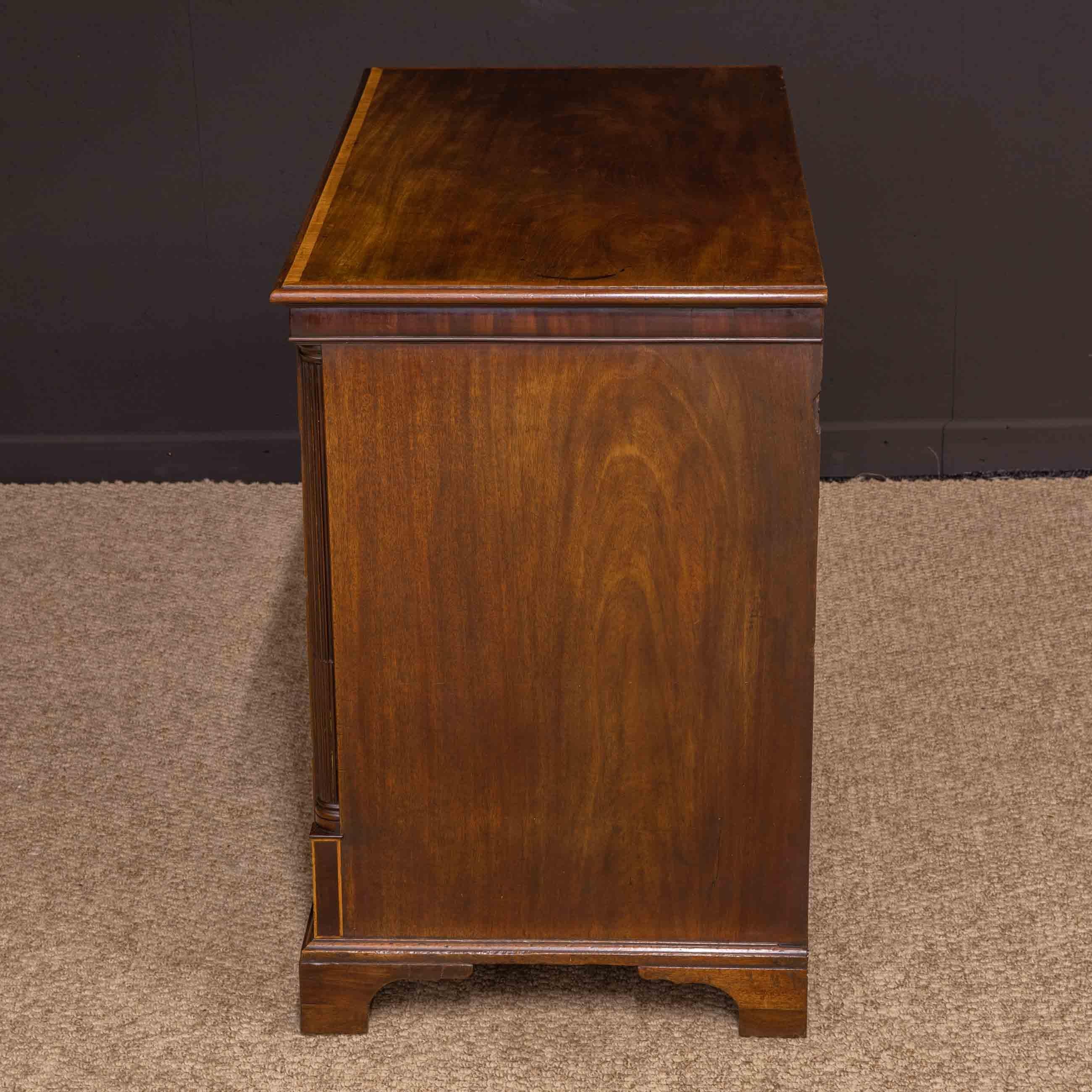 Small George 3rd Mahogany Chest of Drawers For Sale 1