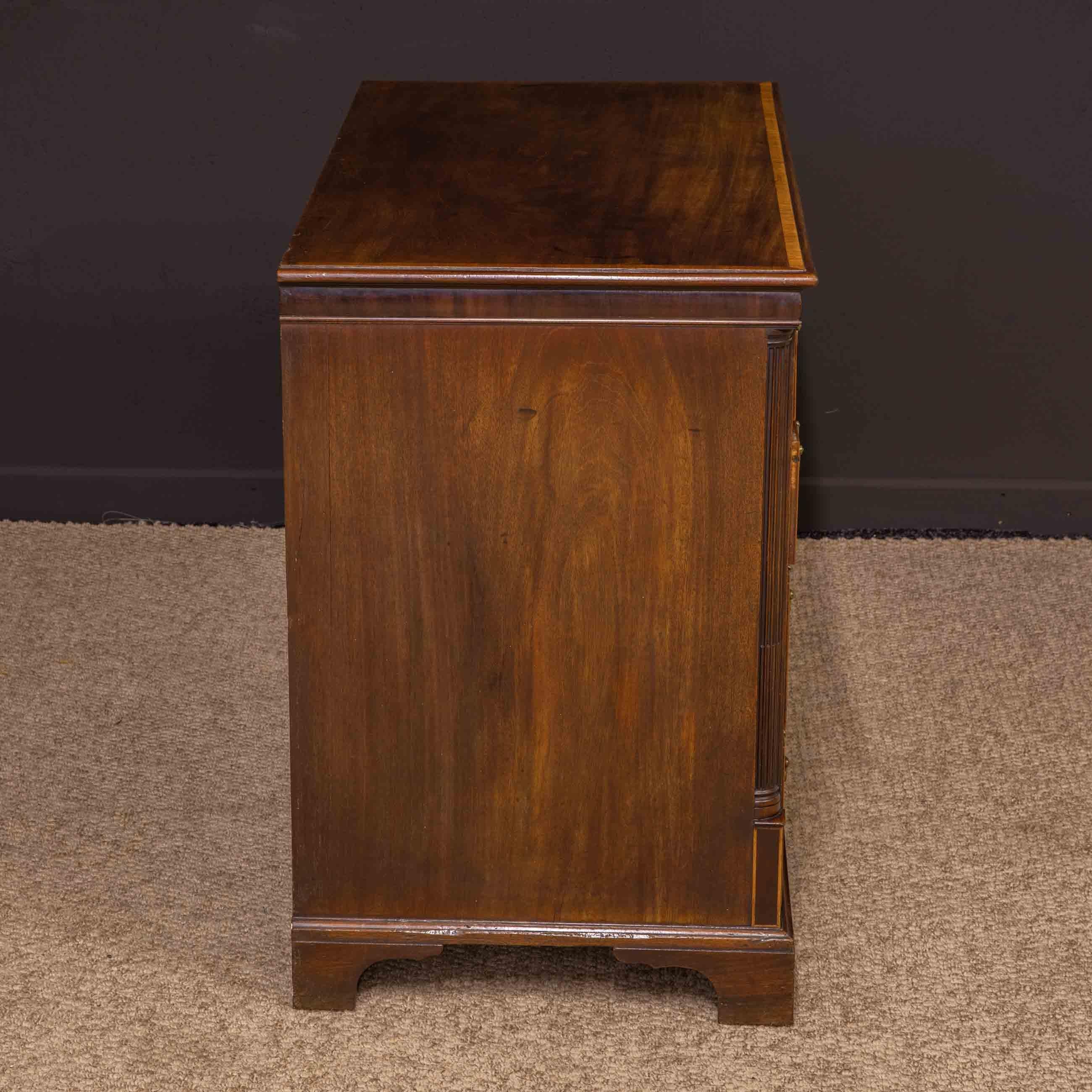 Small George 3rd Mahogany Chest of Drawers For Sale 2