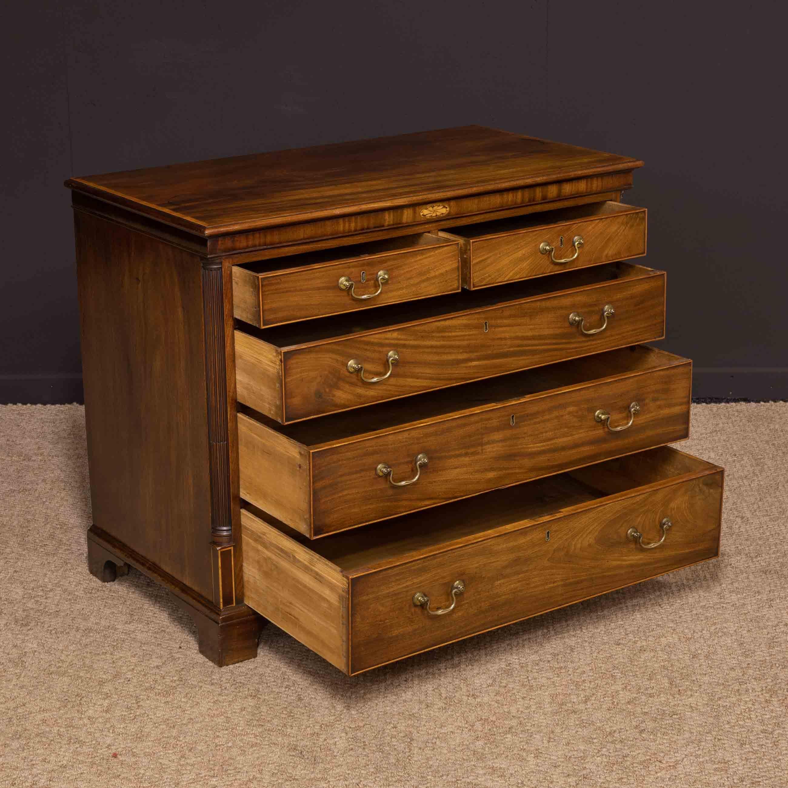 Small George 3rd Mahogany Chest of Drawers For Sale 3