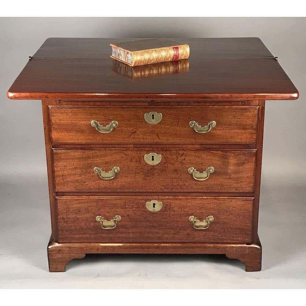 Small George II Walnut Fold Over Top Bachelor Chest In Good Condition In Lymington, GB